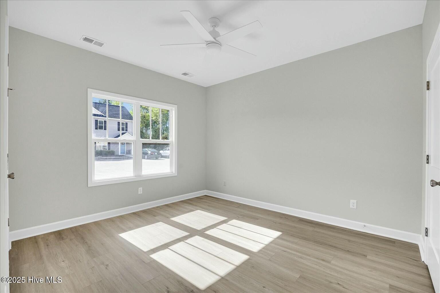 100484264 | Photo 12