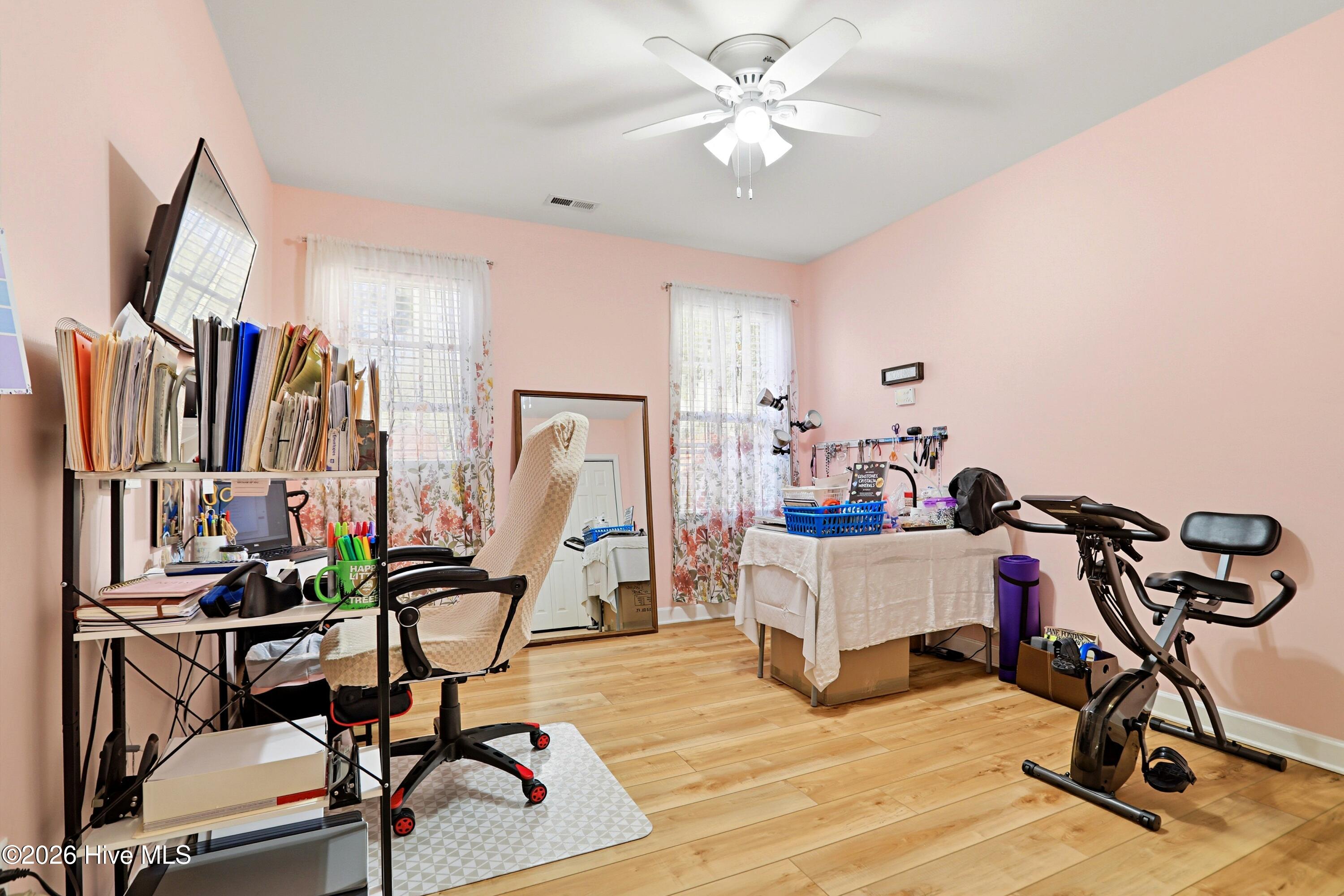 100549183 | Photo 19