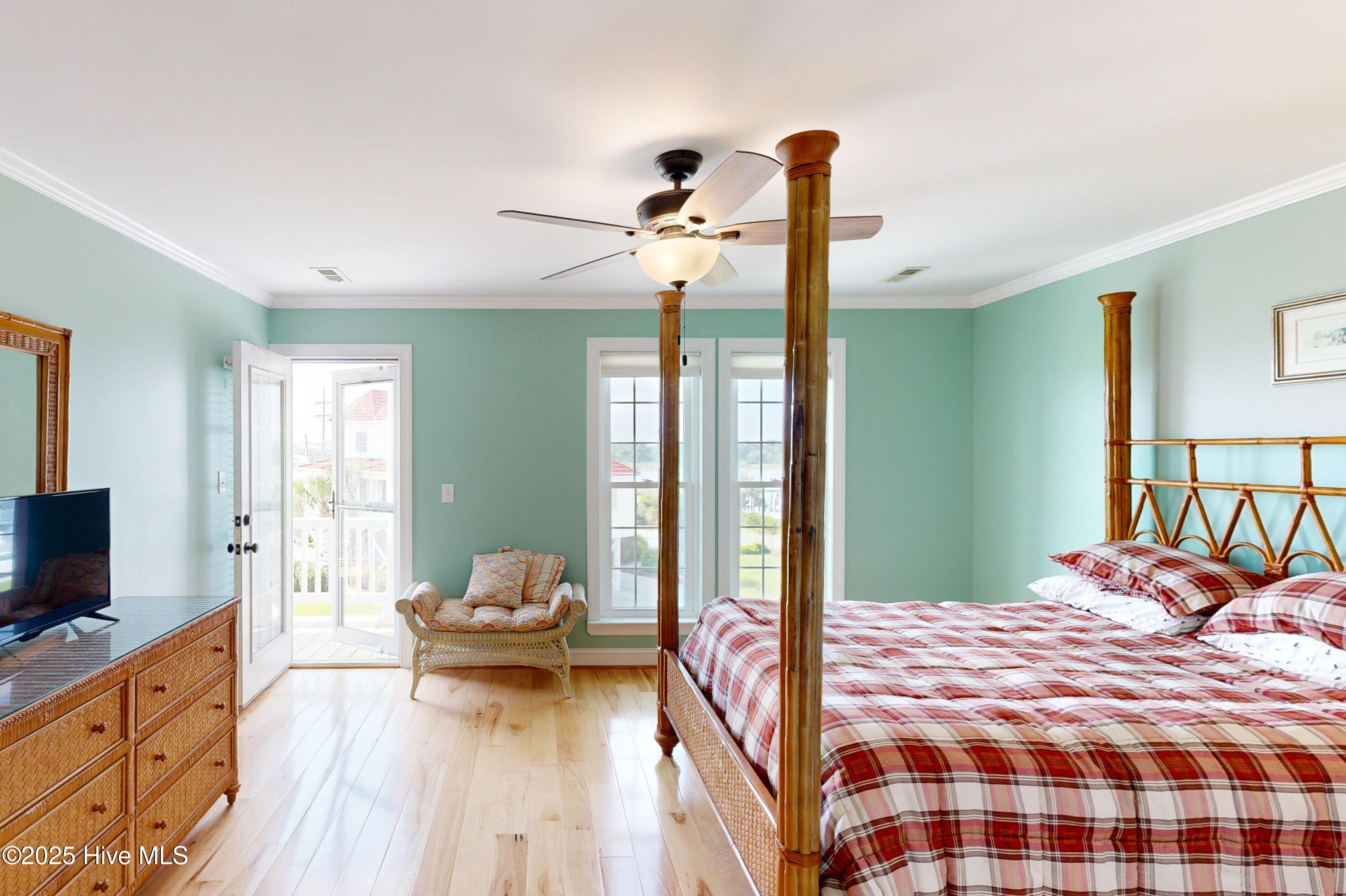 100510837 | Photo 44