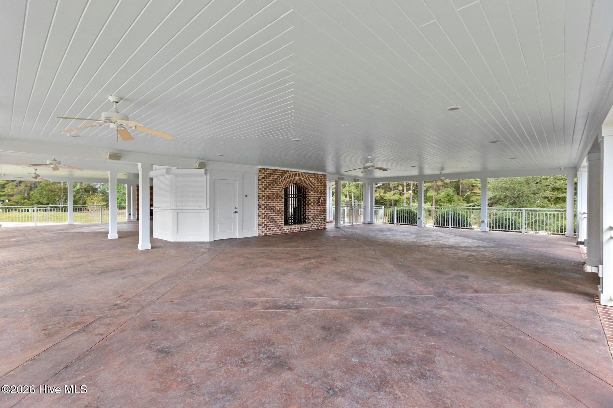 100555770 | Photo 61