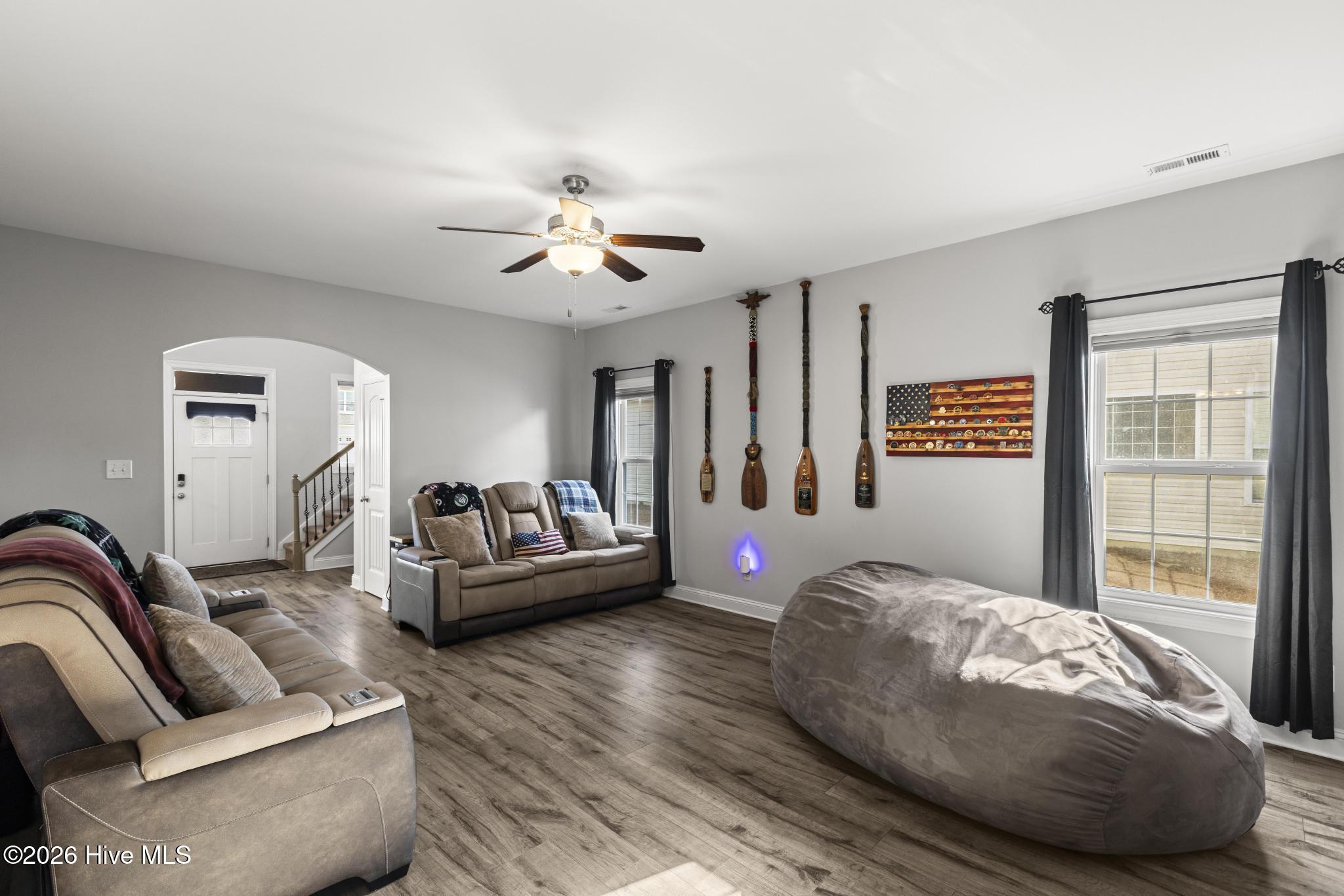 100553359 | Photo 11