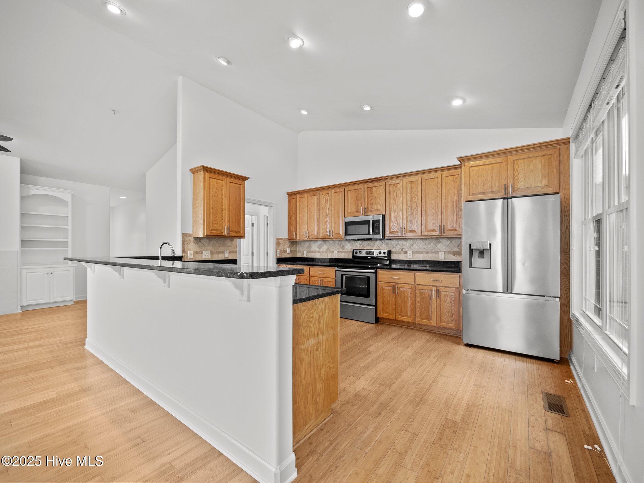 100559158 | Photo 16