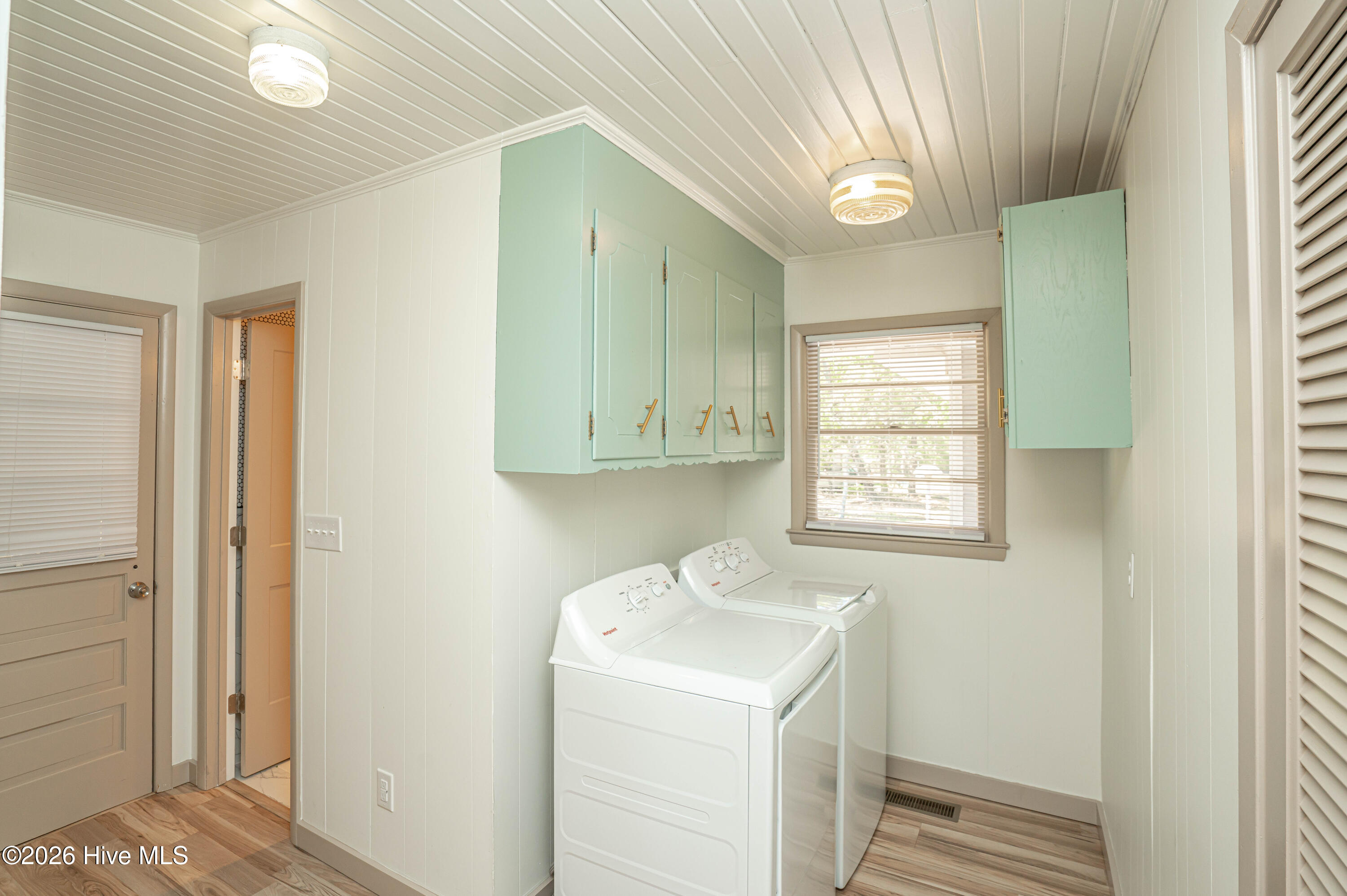 100567372 | Photo 57