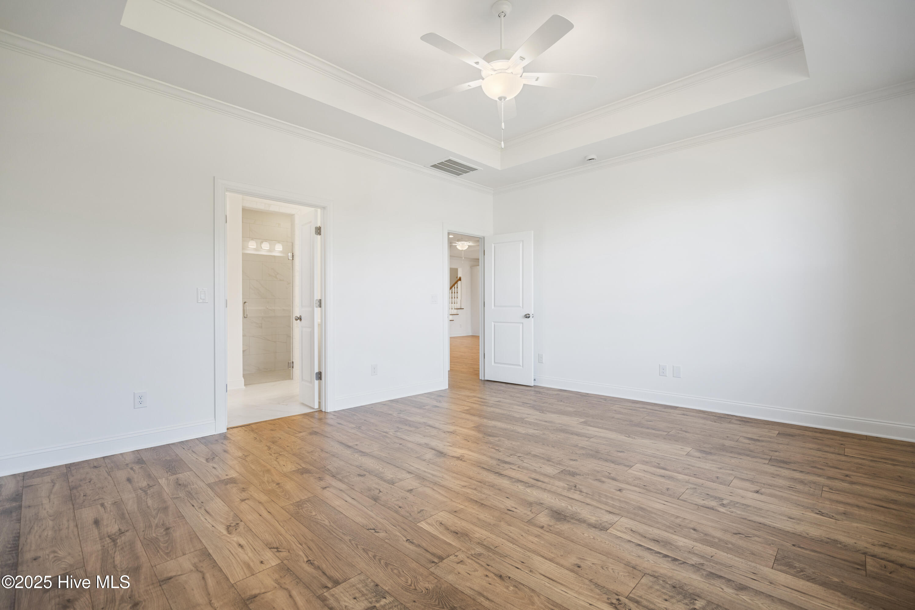 100493135 | Photo 29