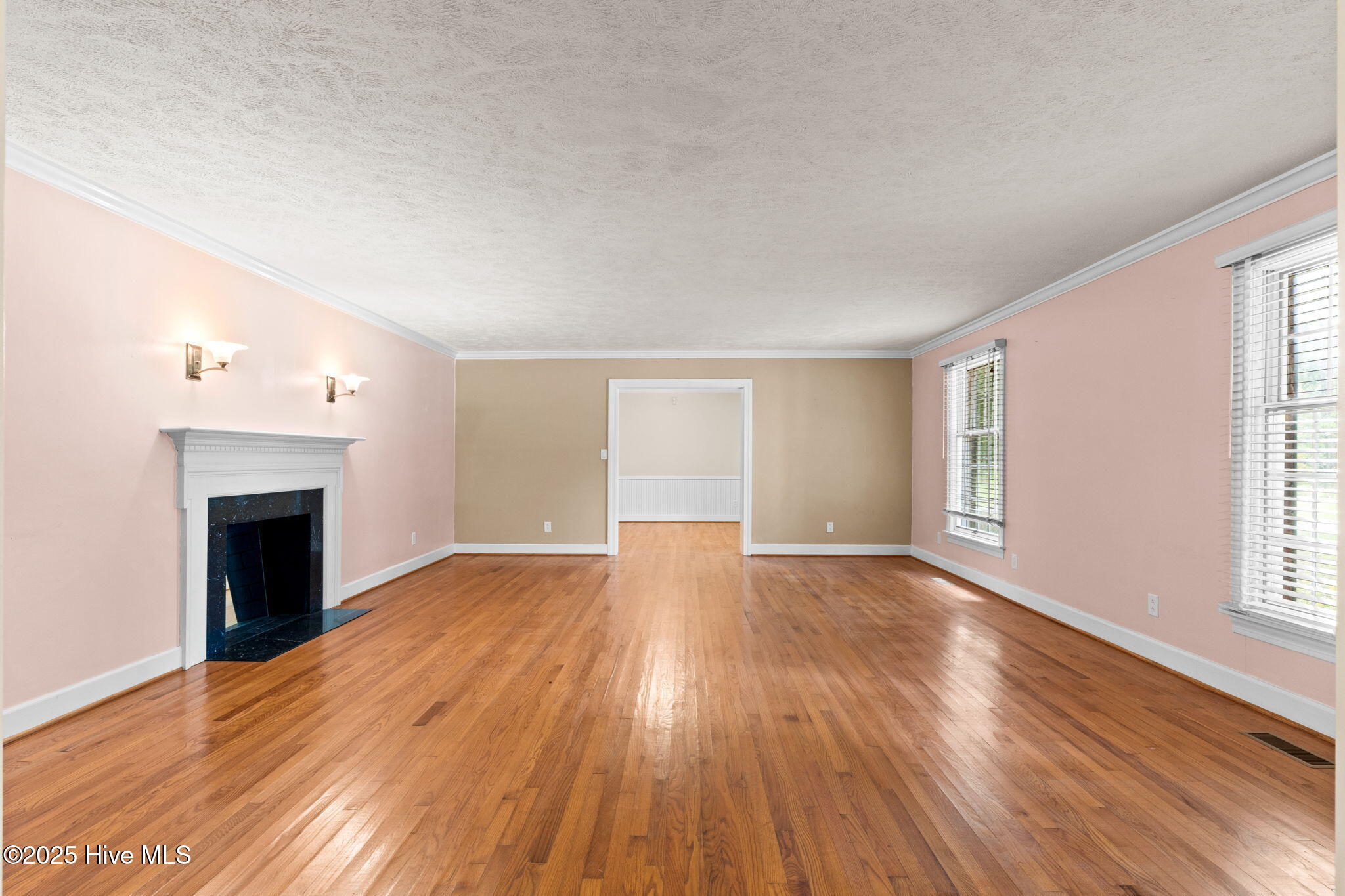 100526462 | Photo 11