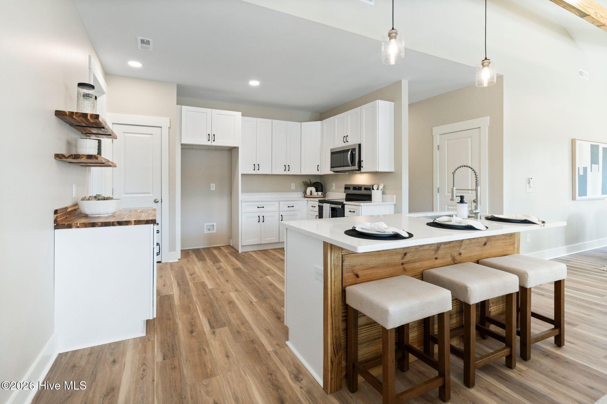 100558463 | Photo 22