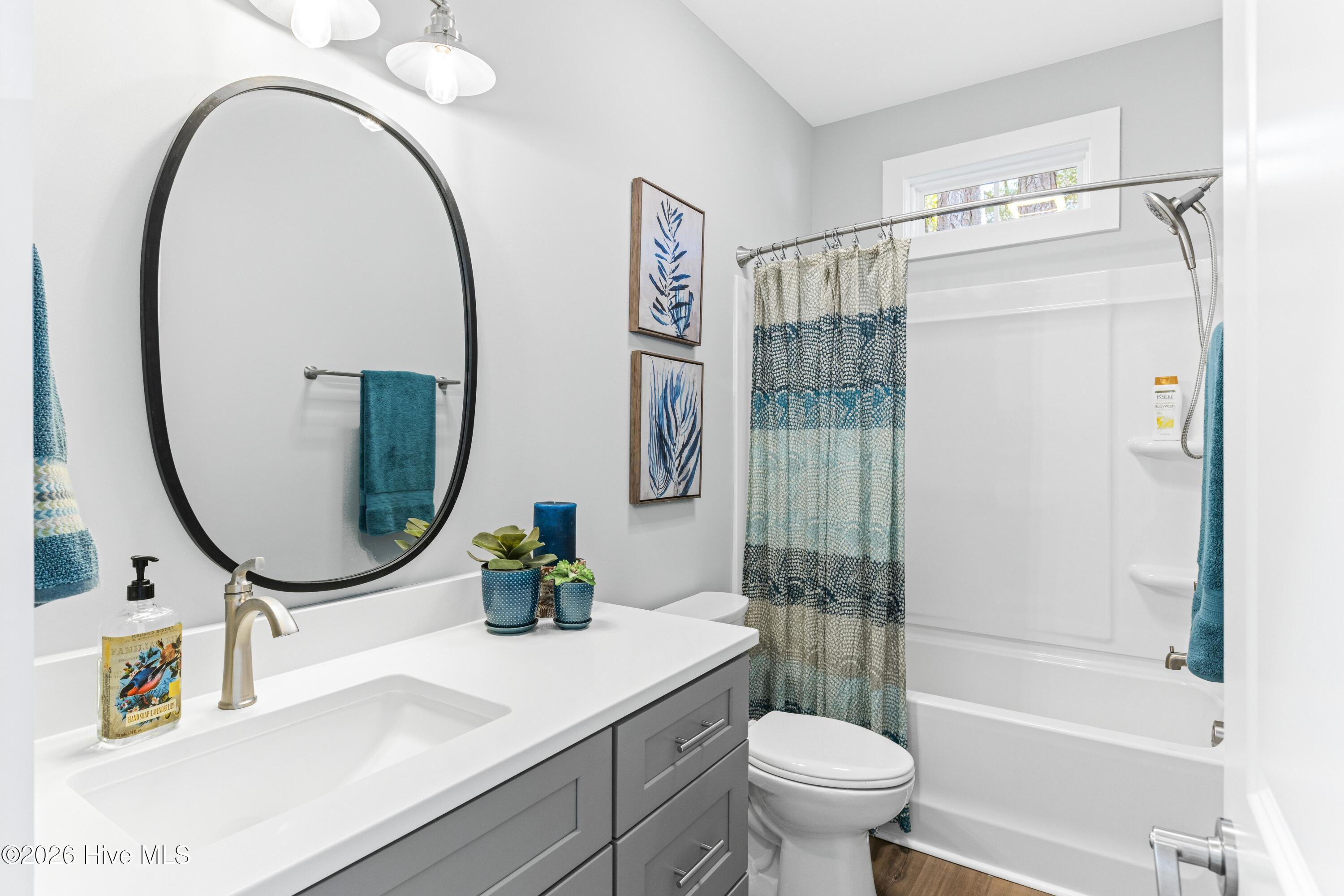 100547526 | Photo 30