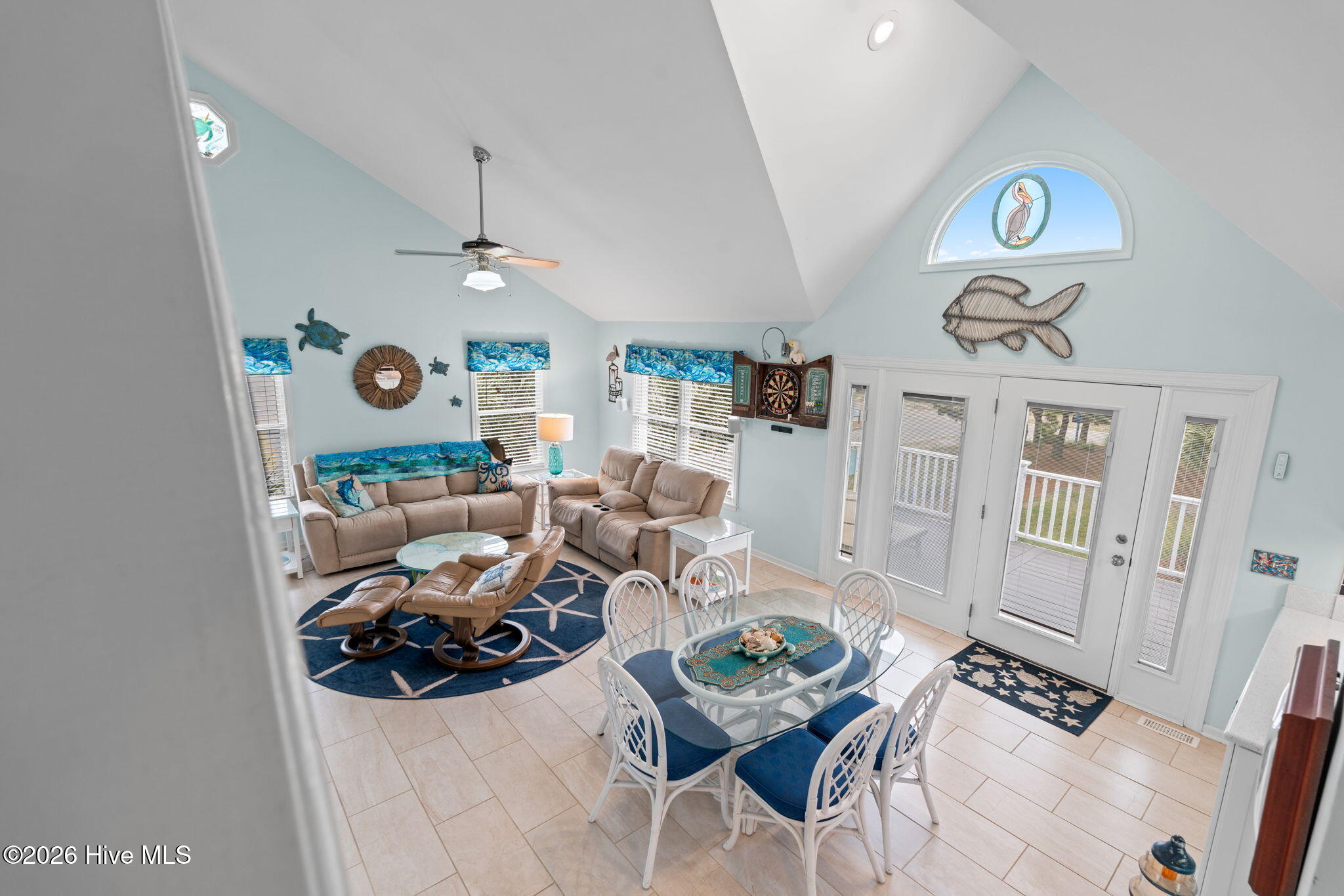 100565933 | Photo 18