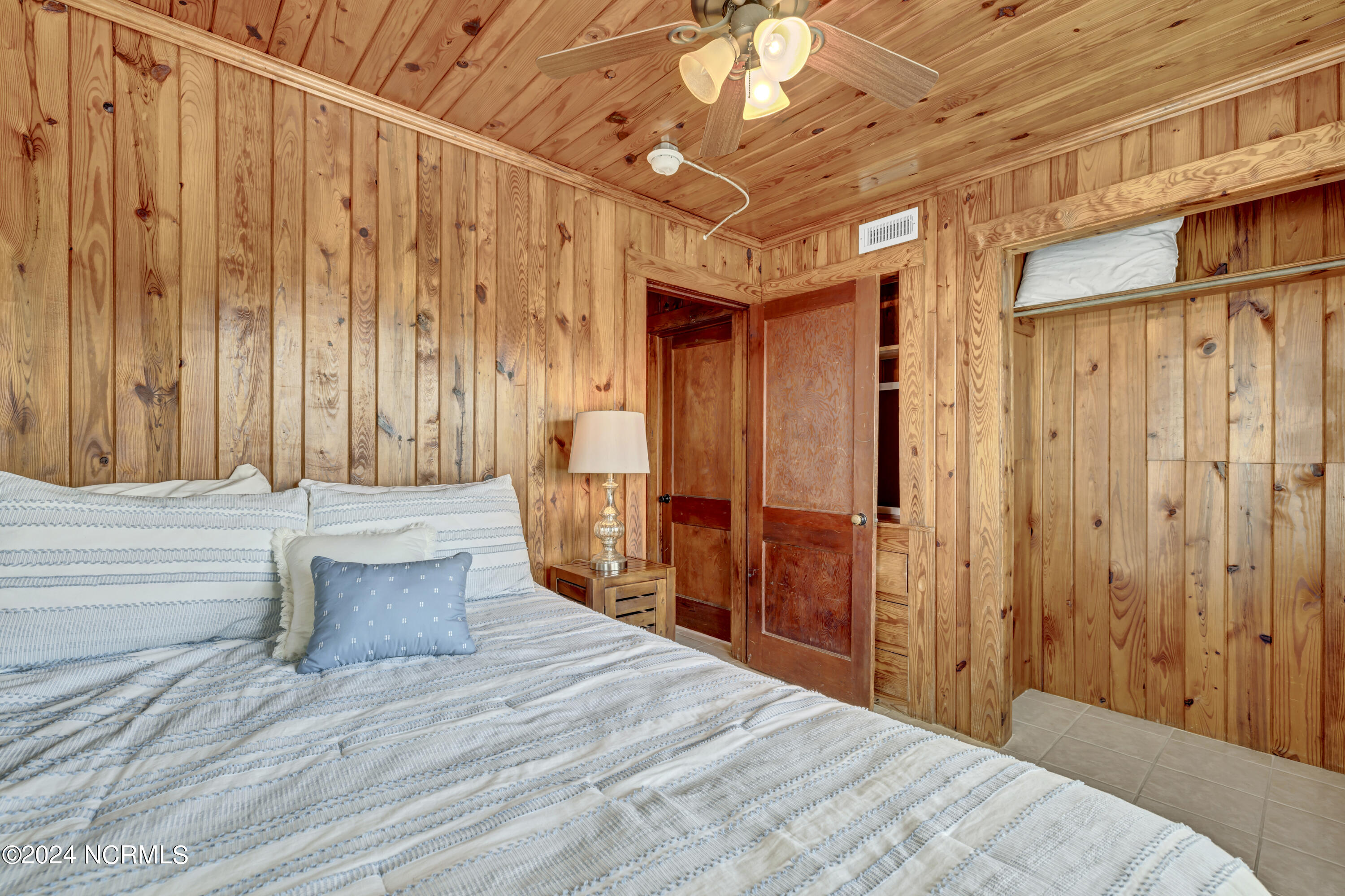 Undisclosed Address, Topsail Beach, NC, 28445