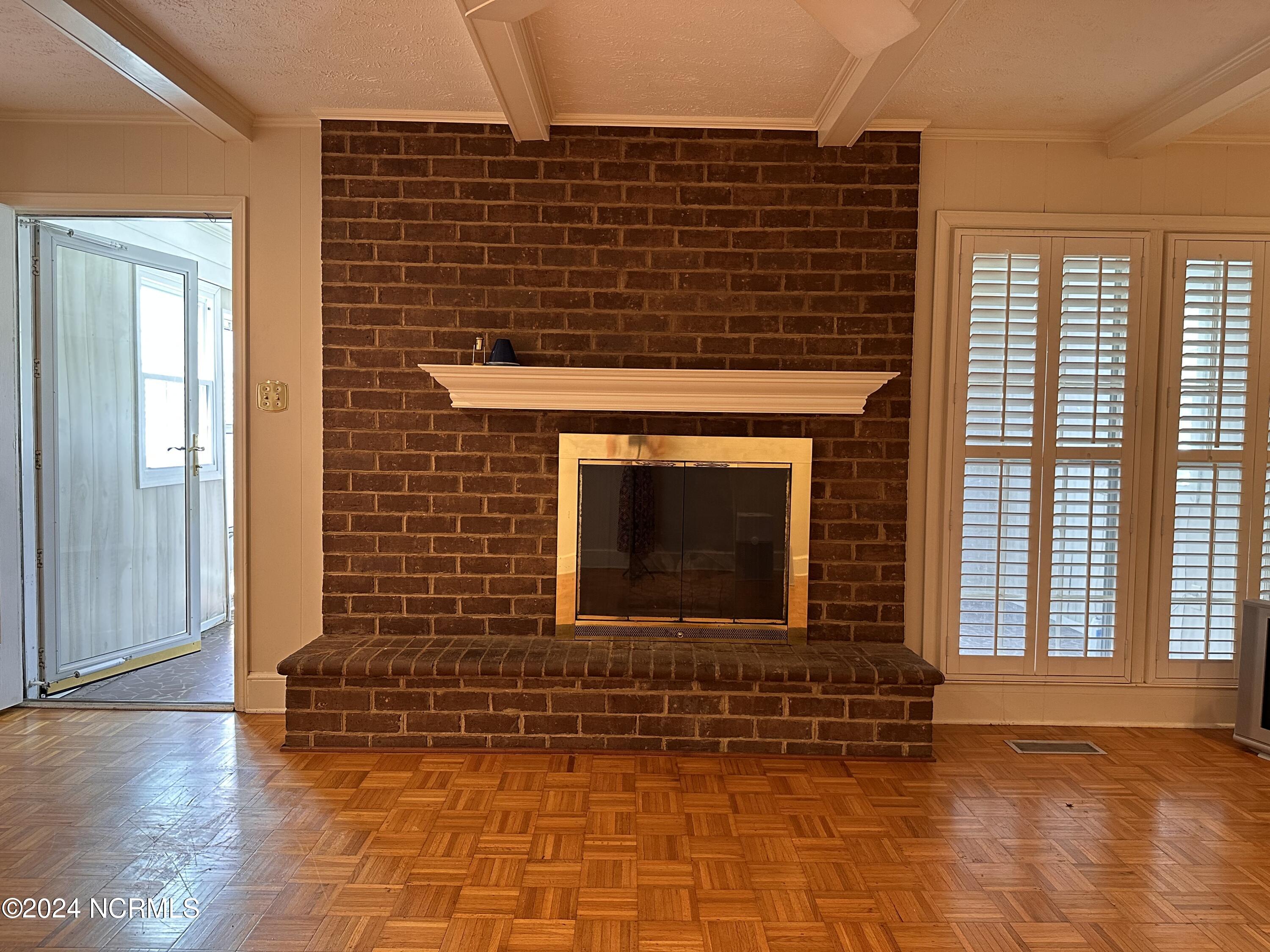 100466276 | Photo 26