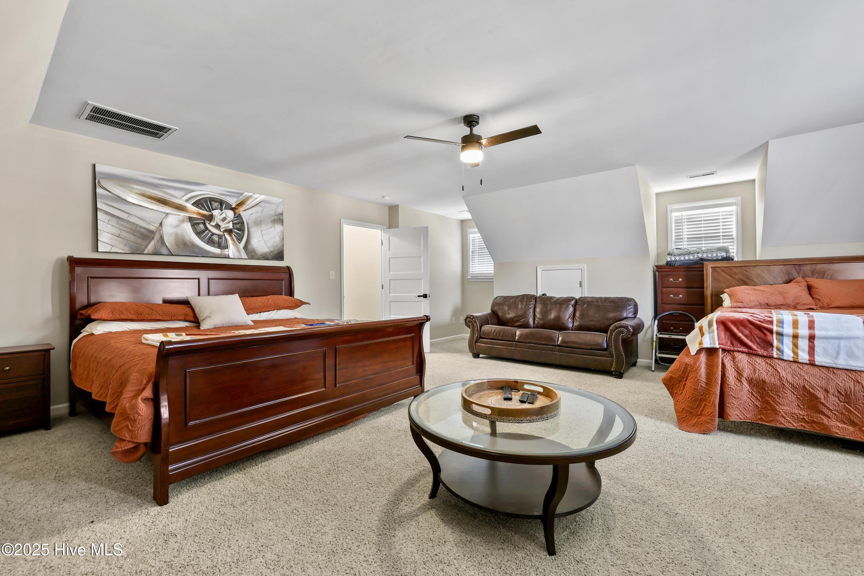 100494735 | Photo 45