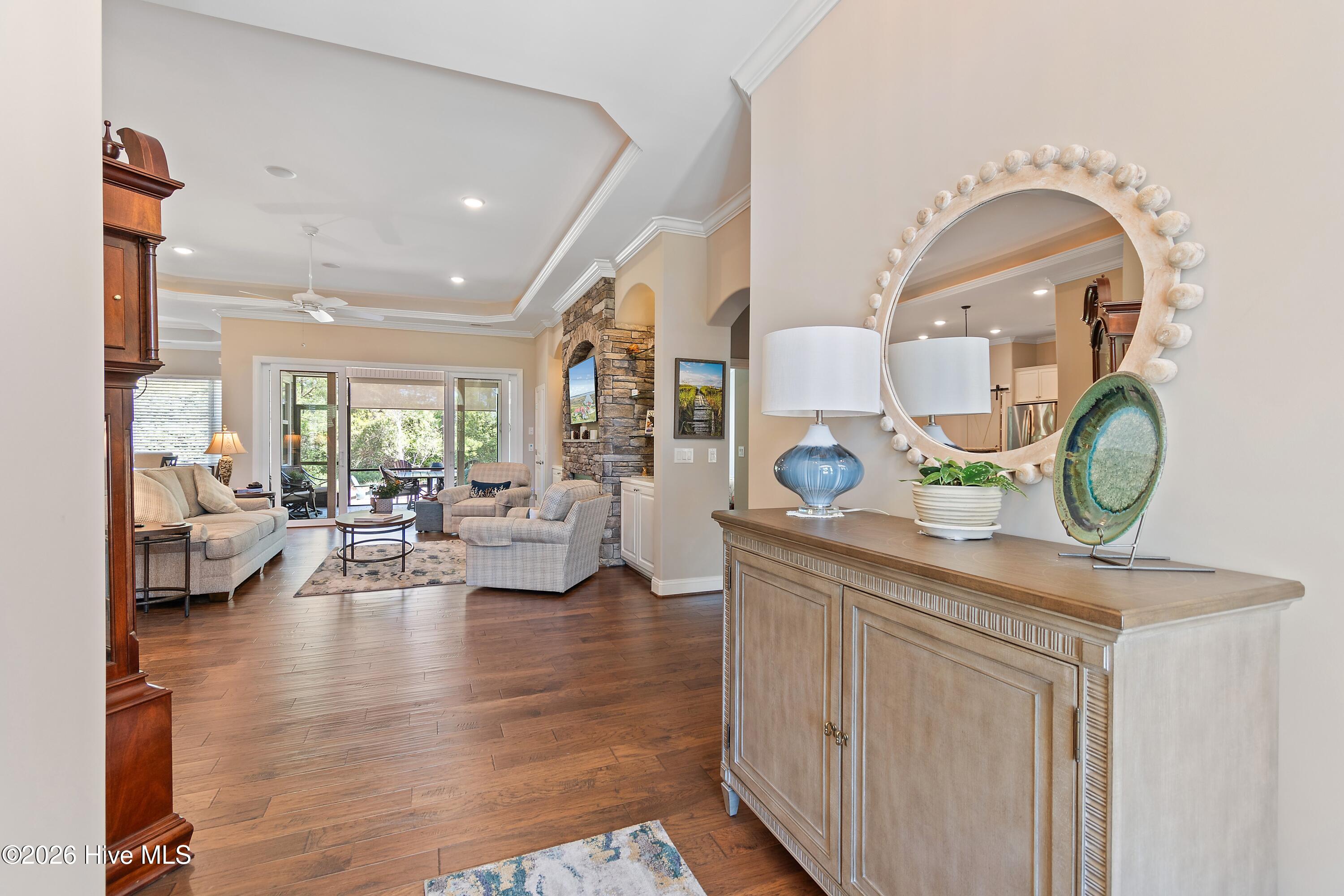 100568990 | Photo 10