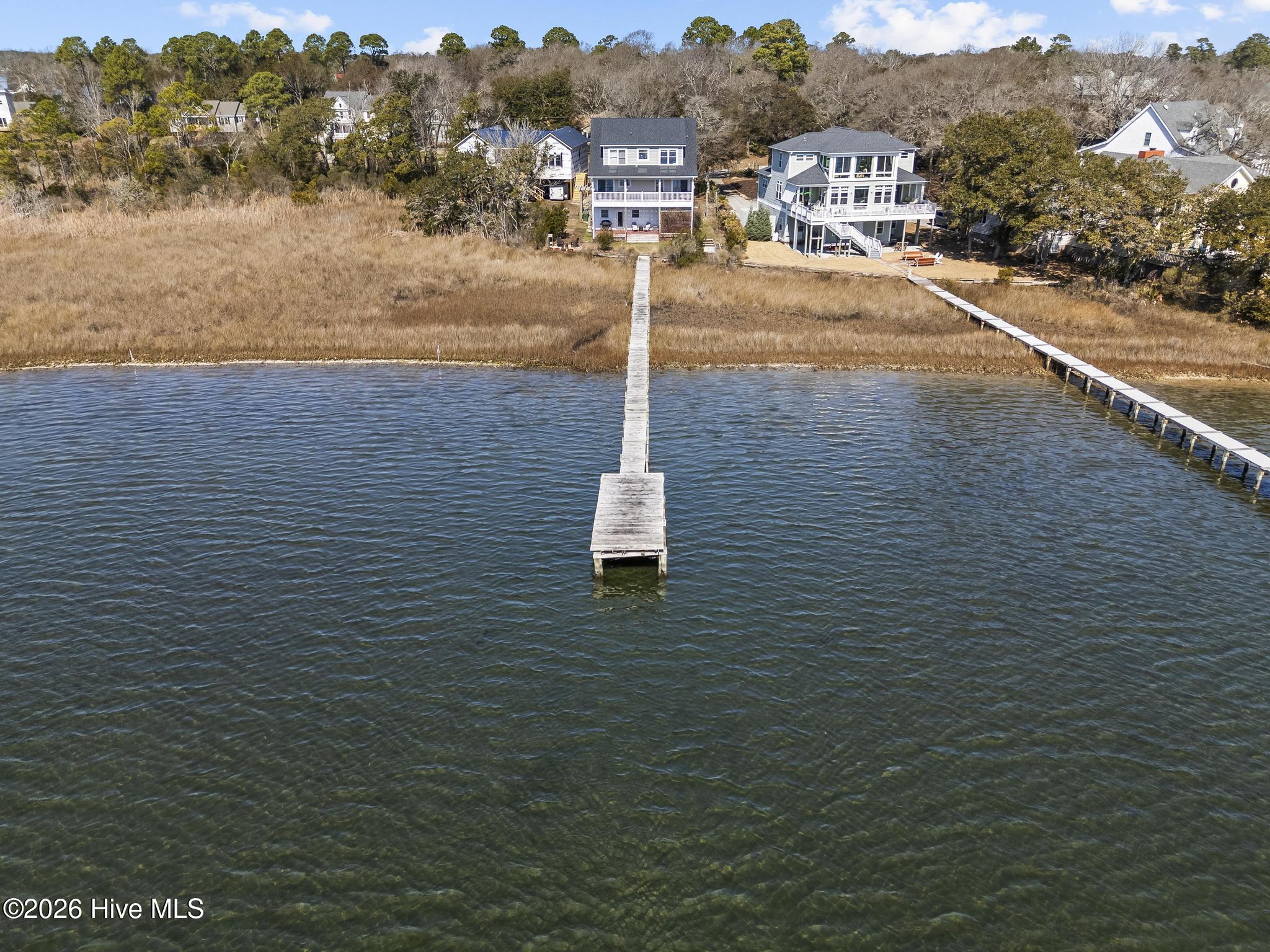 100557619 | Photo 47