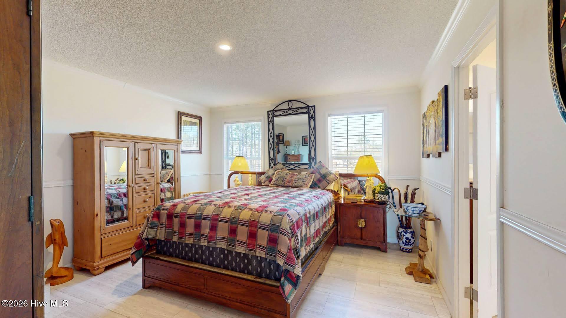 100567177 | Photo 22