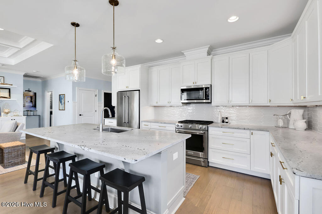 100553460 | Photo 22