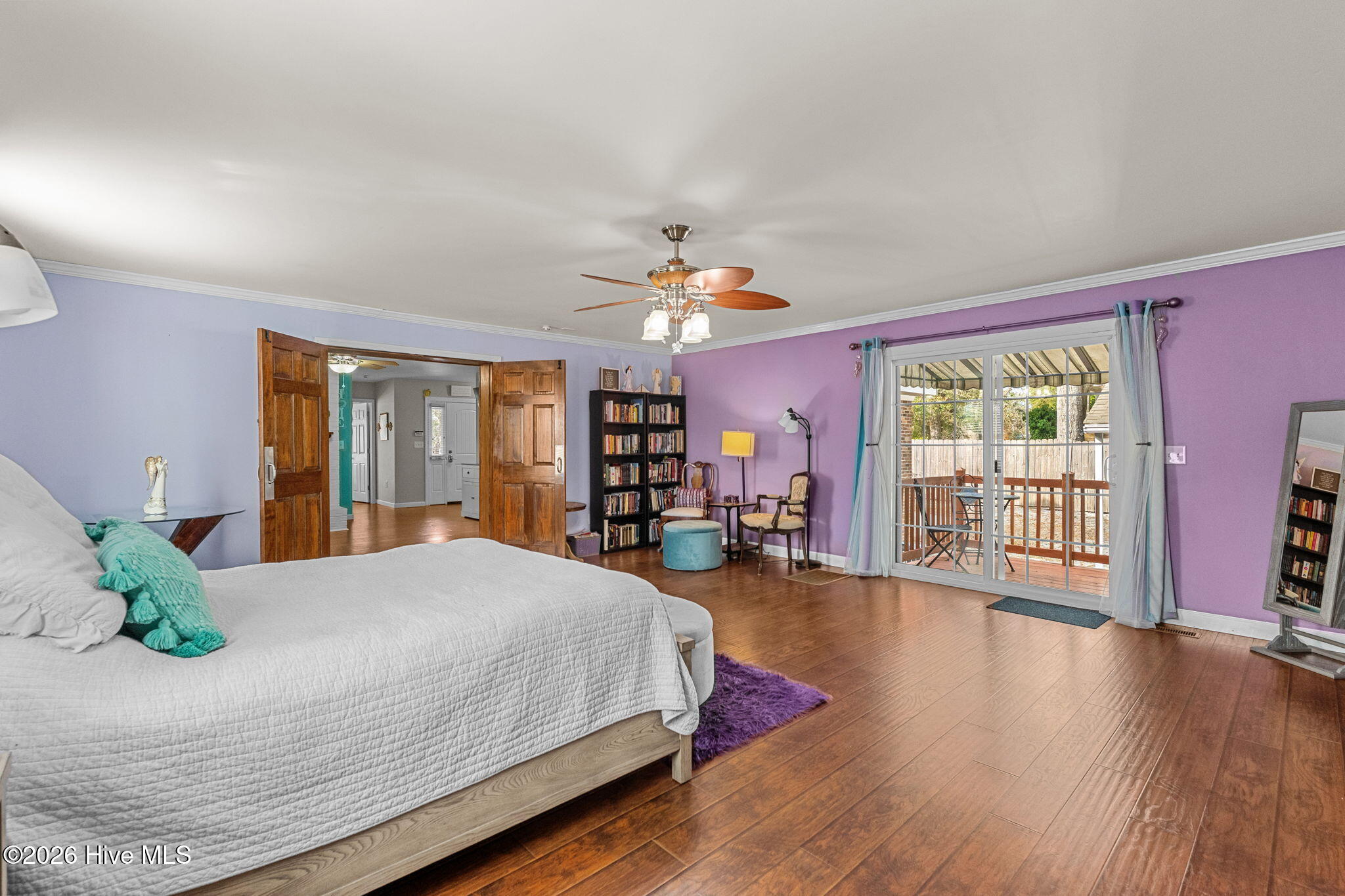 100548359 | Photo 21