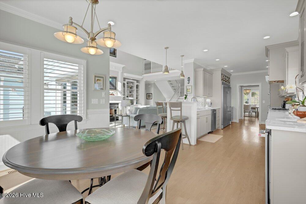 100563942 | Photo 16