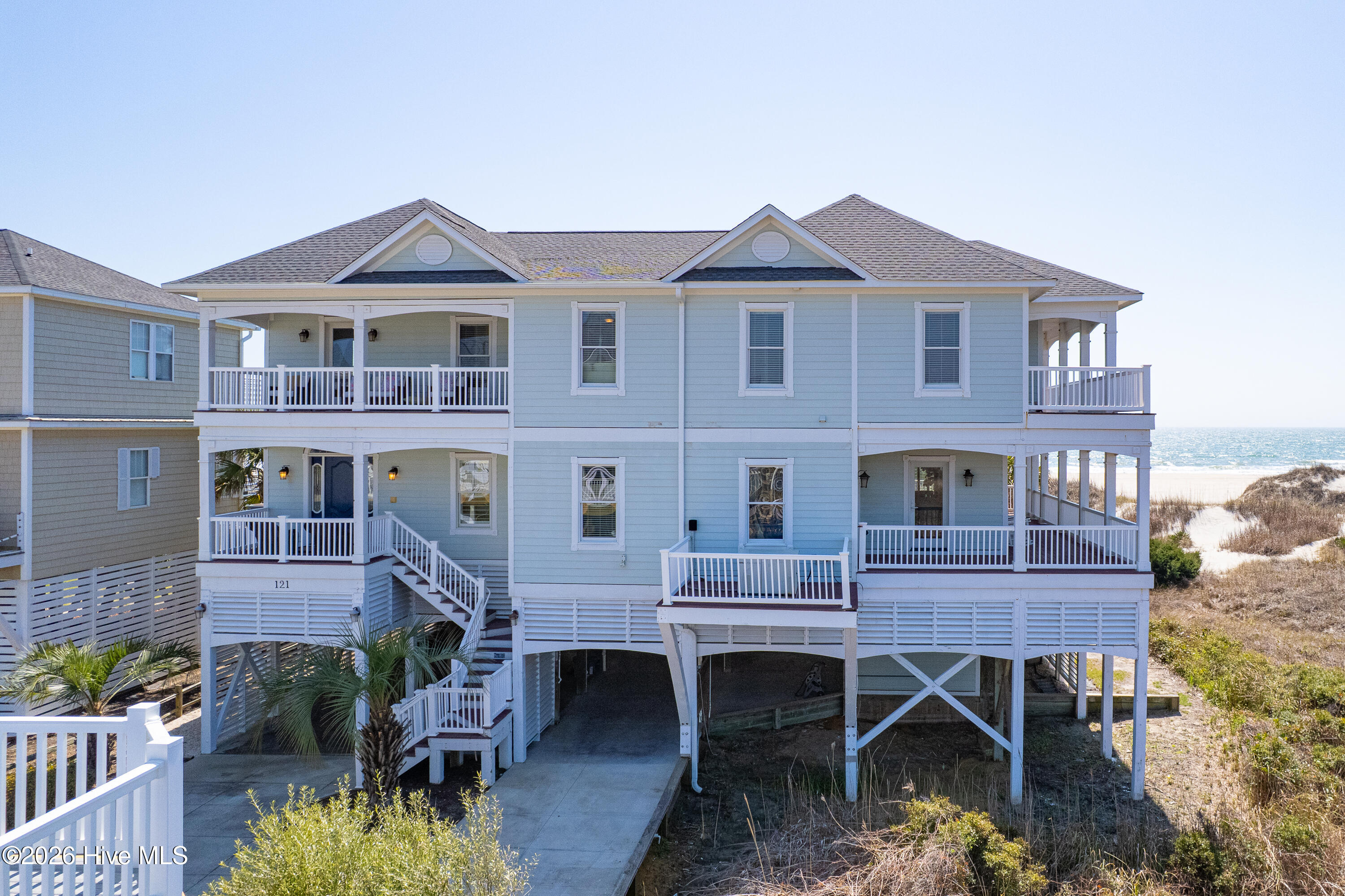 100567897 | Photo 82