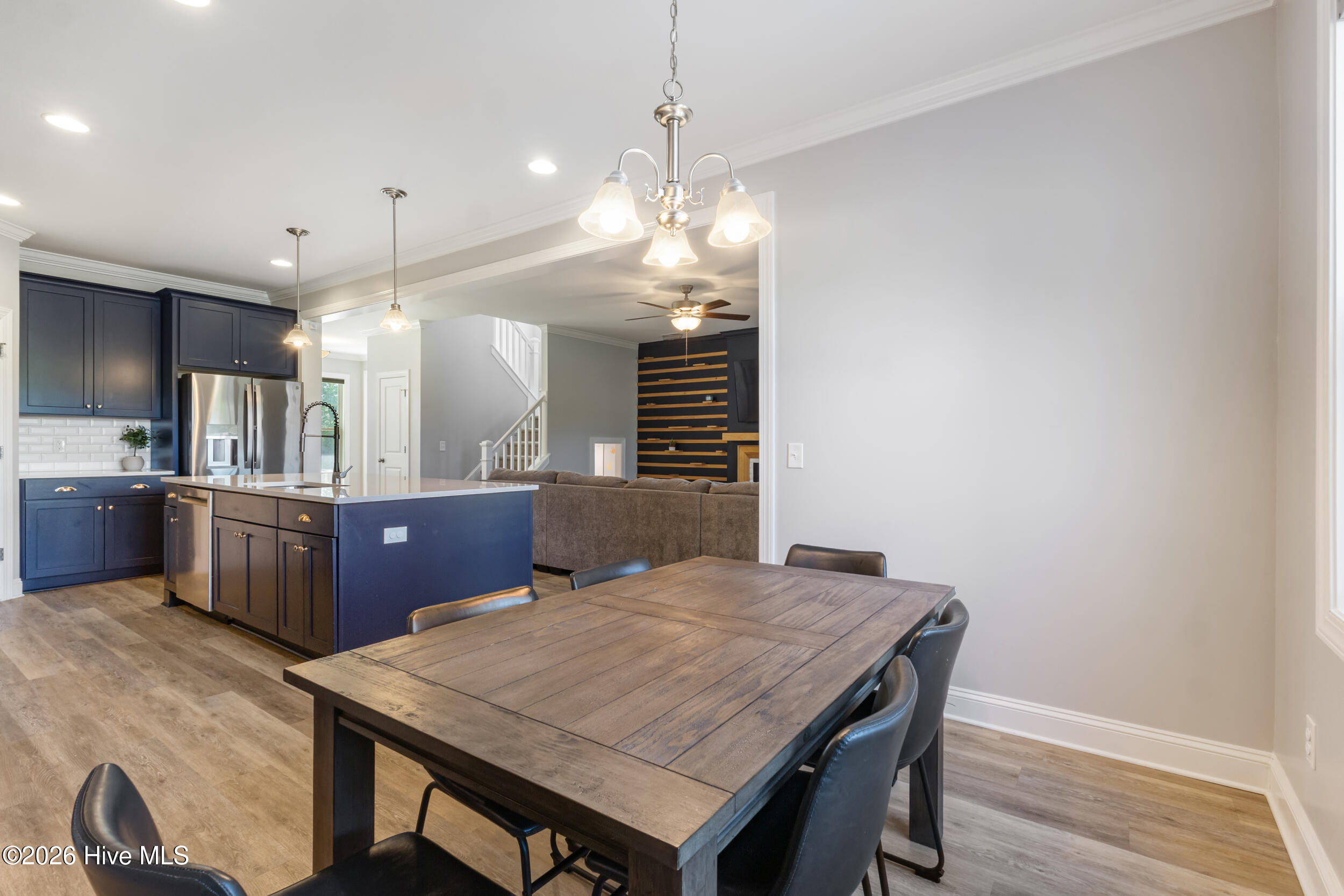 100569391 | Photo 19