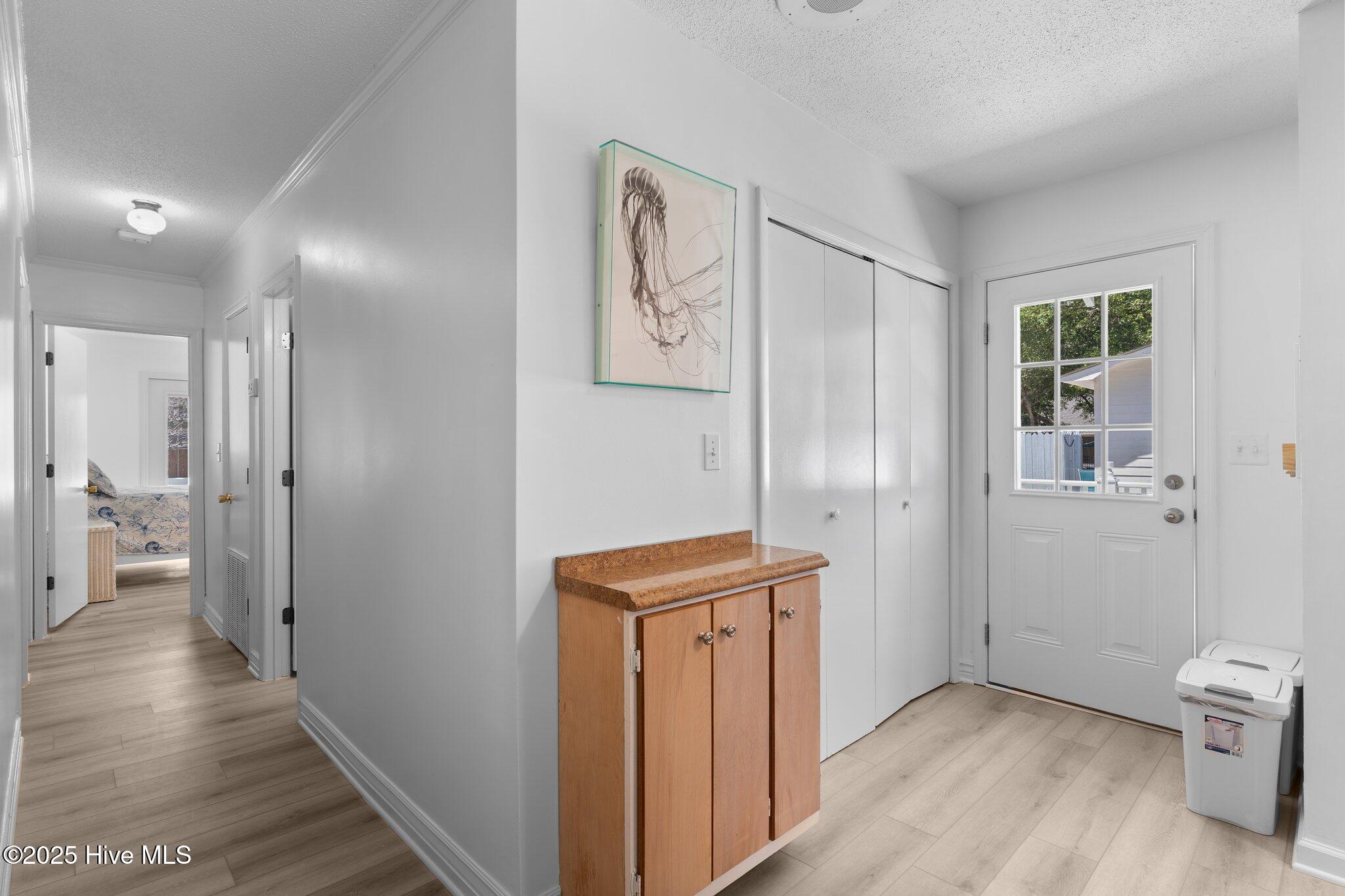 100494109 | Photo 13