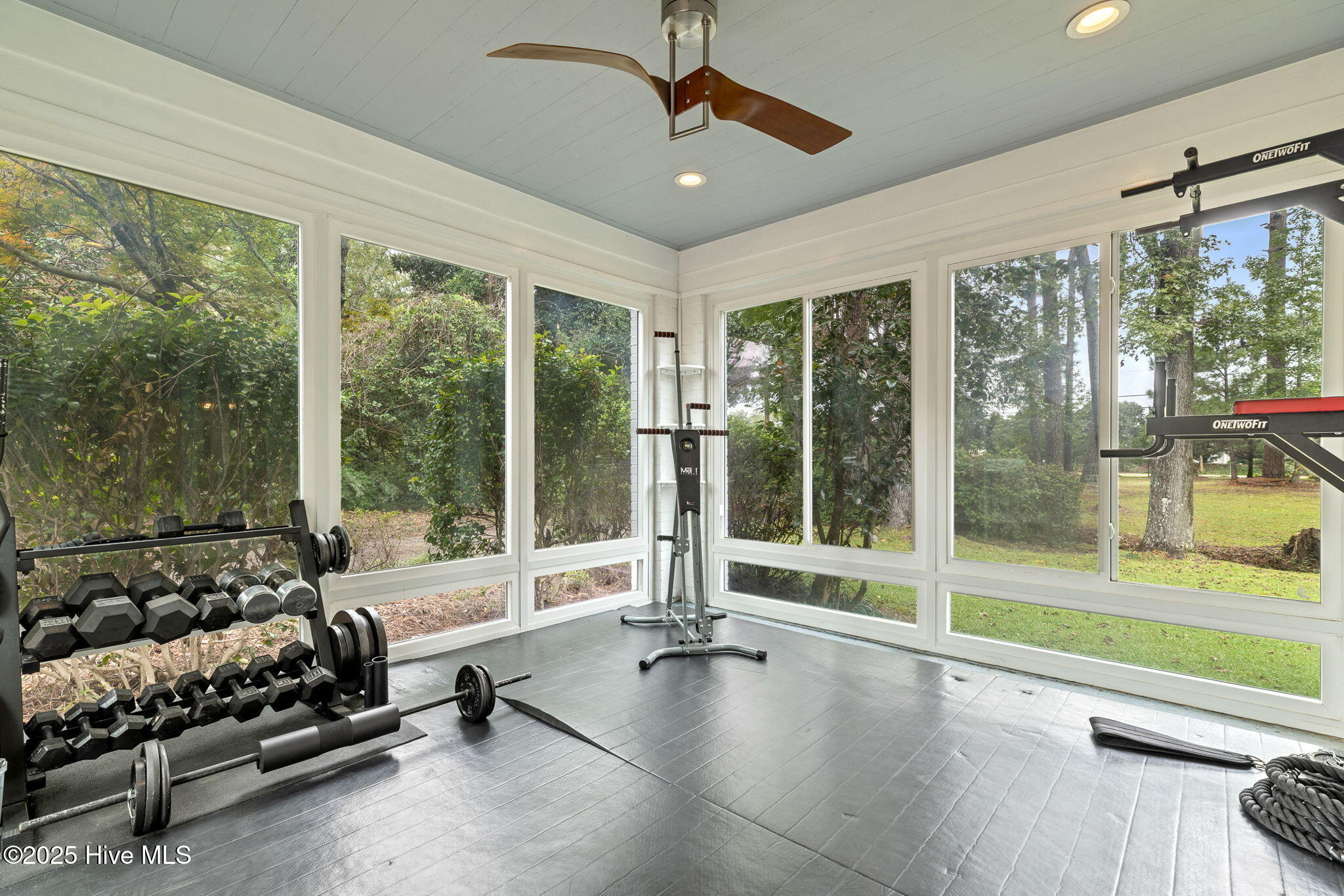 100533679 | Photo 52