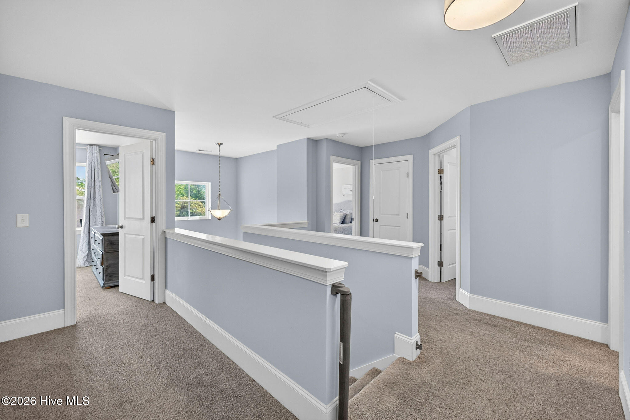 100570587 | Photo 24