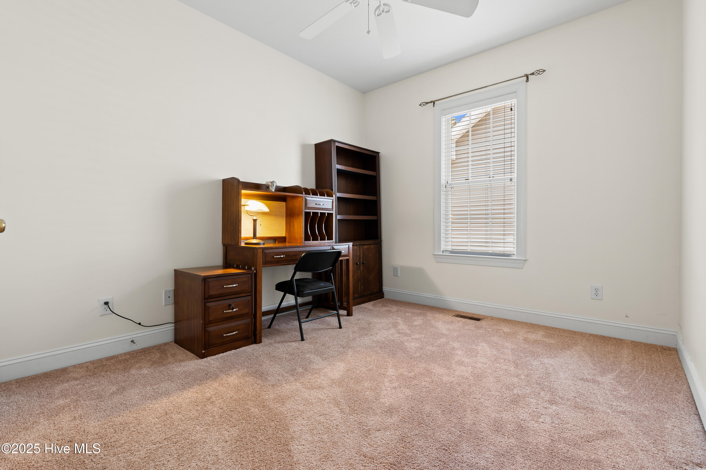 100513652 | Photo 23