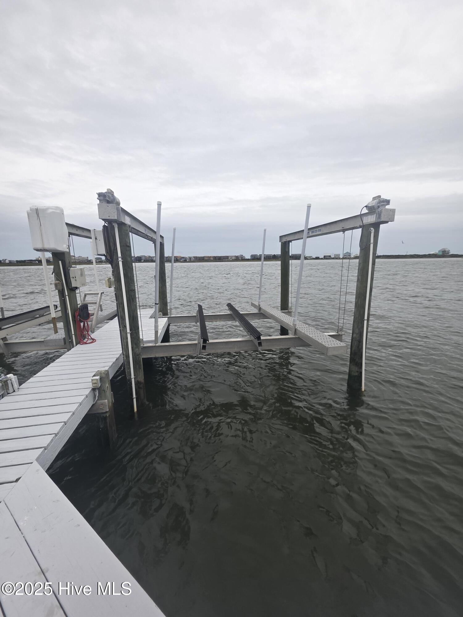 100535825 | Photo 15