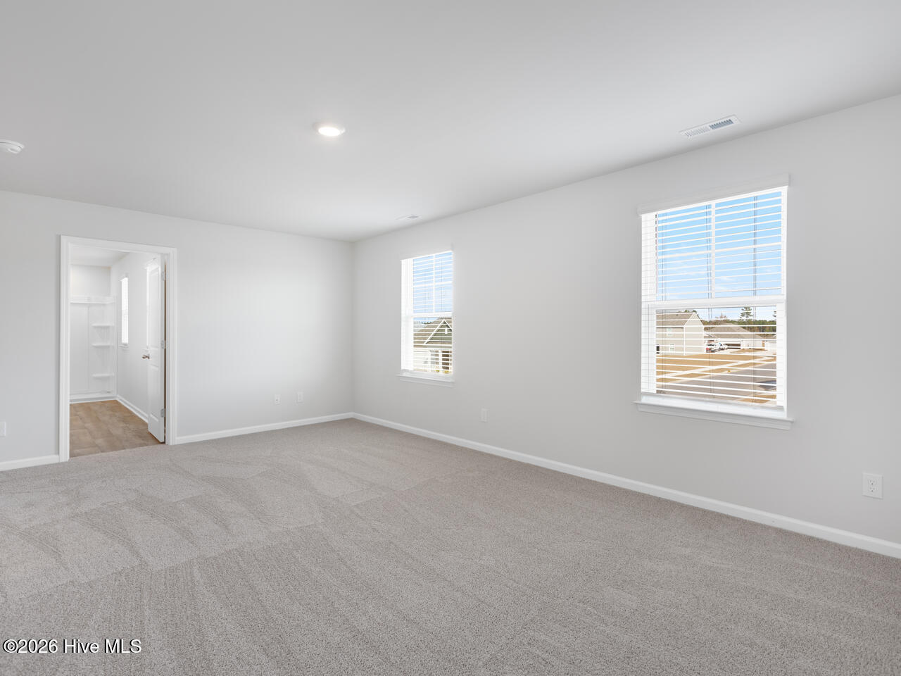 100556941 | Photo 22