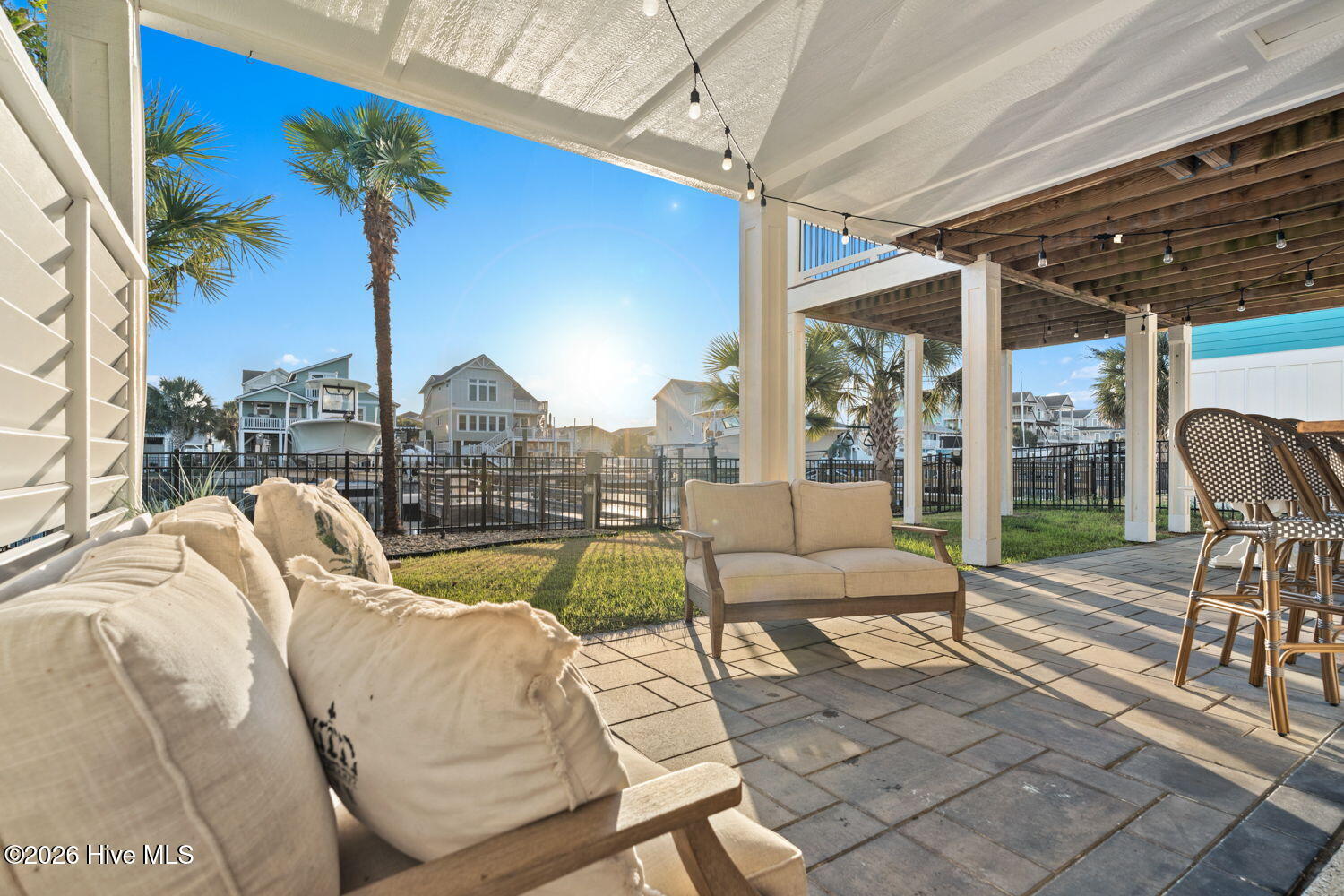 100569670 | Photo 36