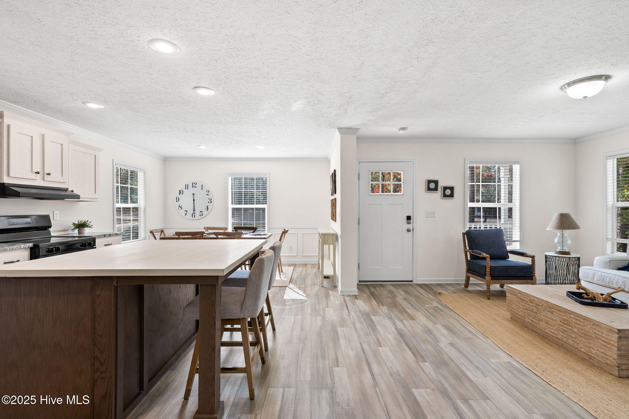 100542585 | Photo 13