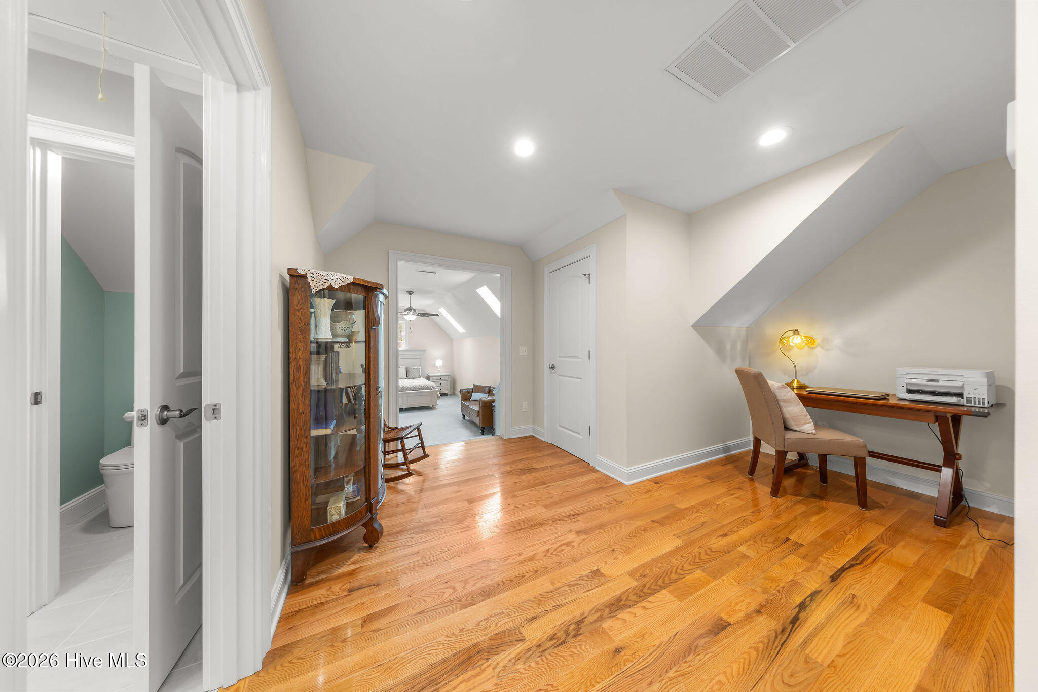 100556154 | Photo 46