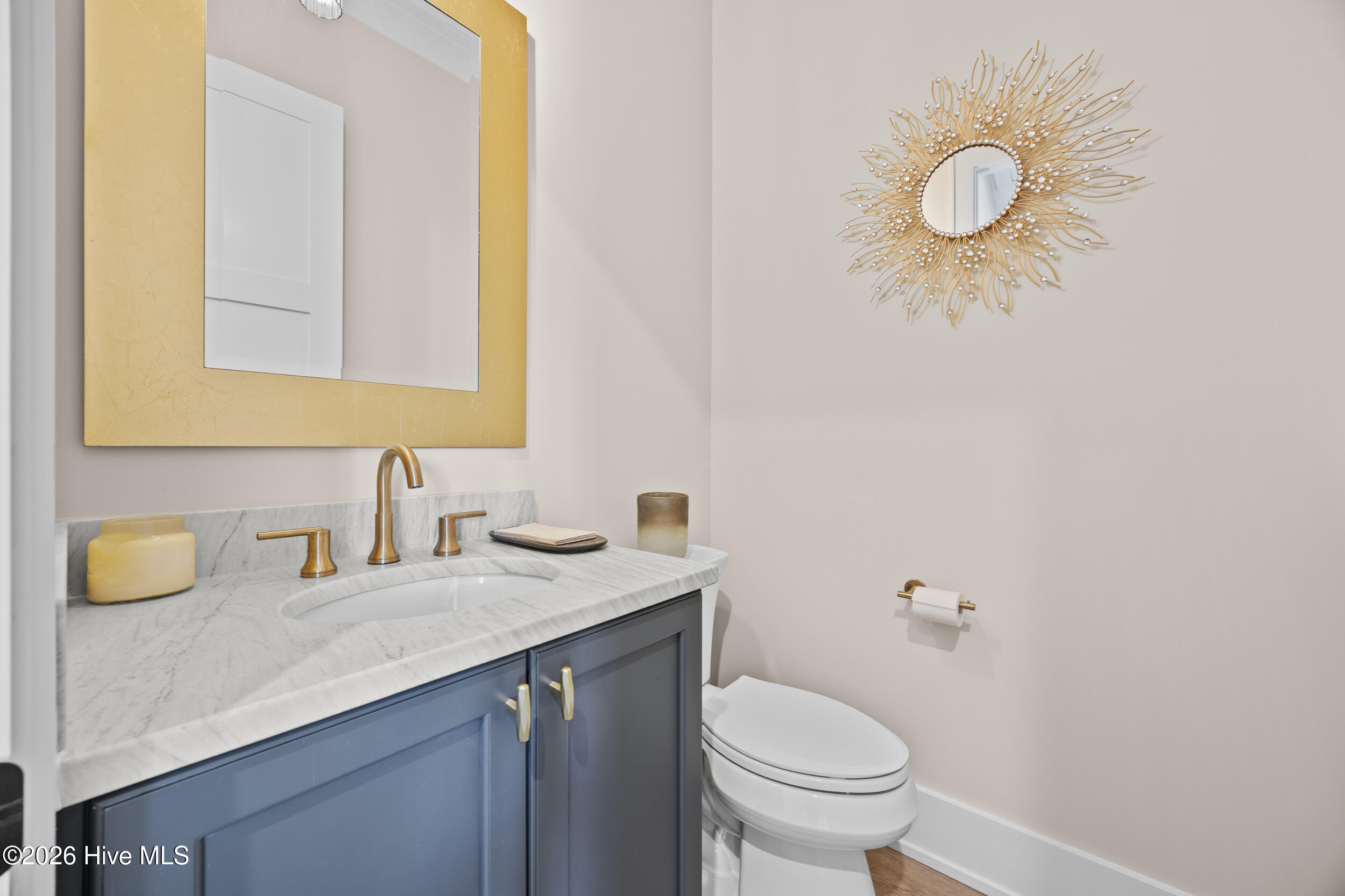 100553352 | Photo 50