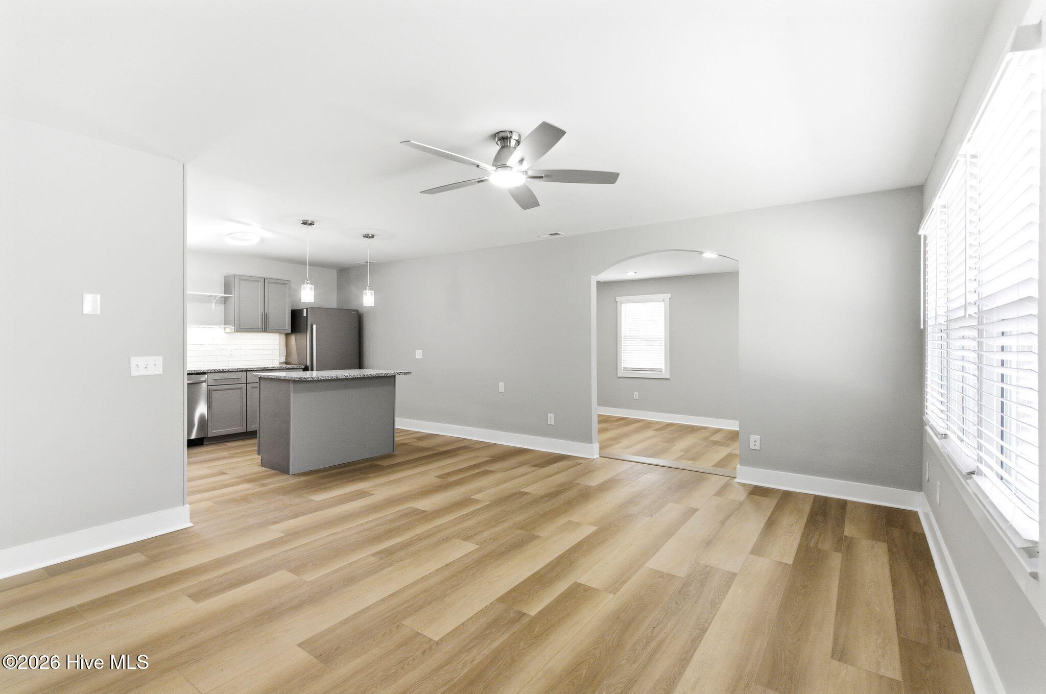 100564209 | Photo 14