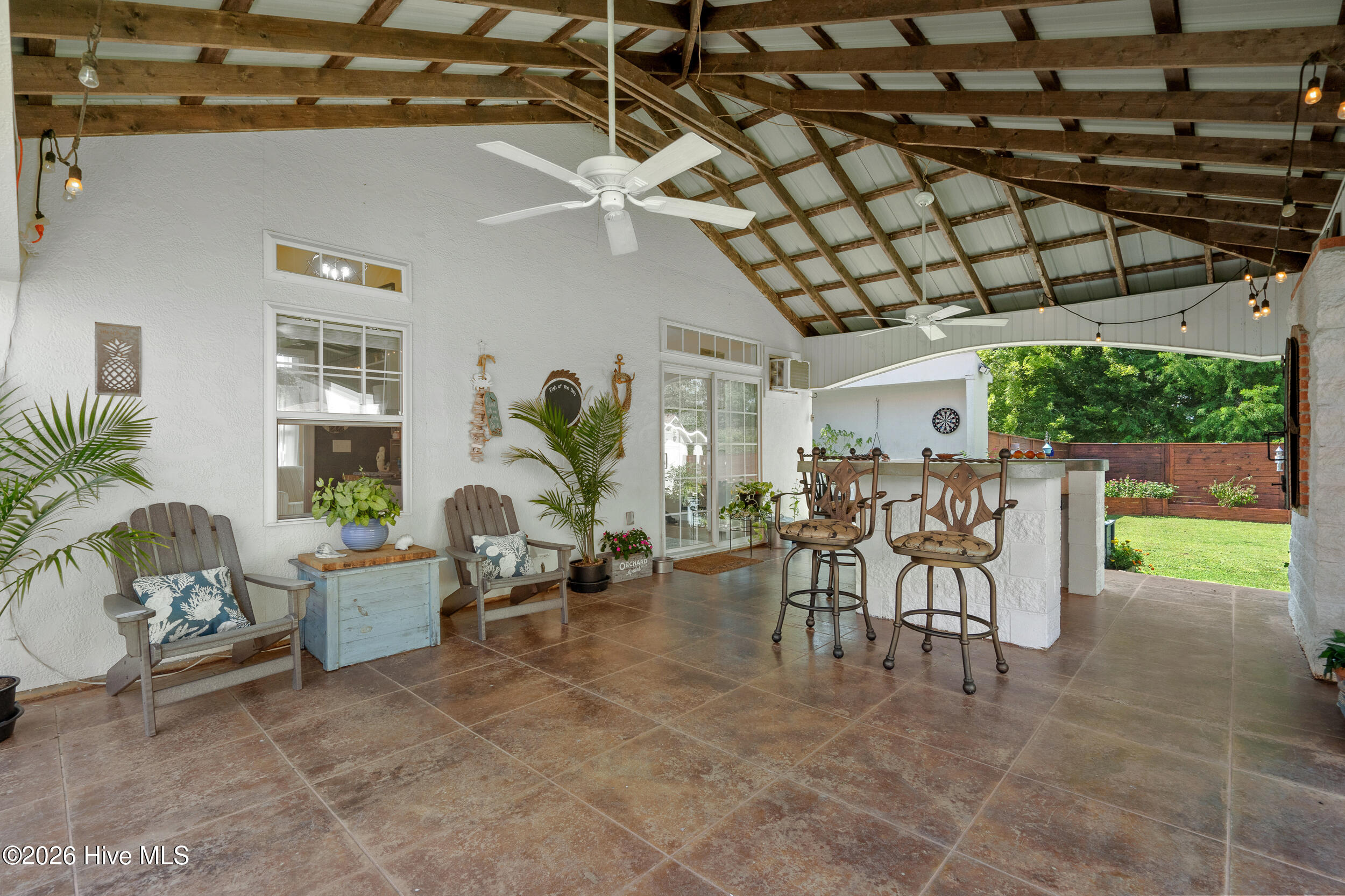 100548426 | Photo 37