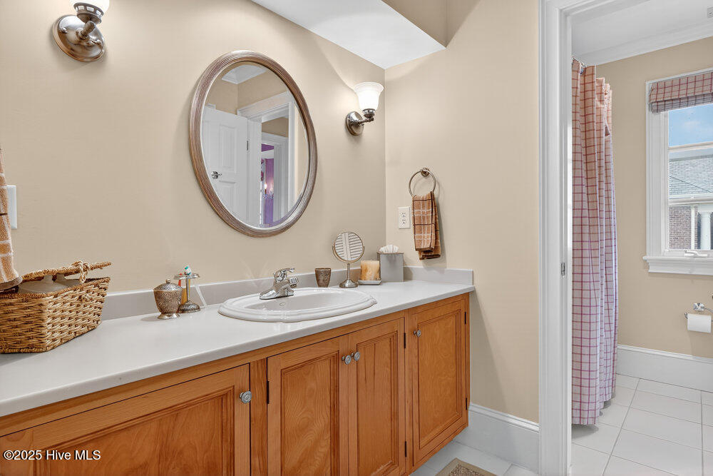 100560338 | Photo 80