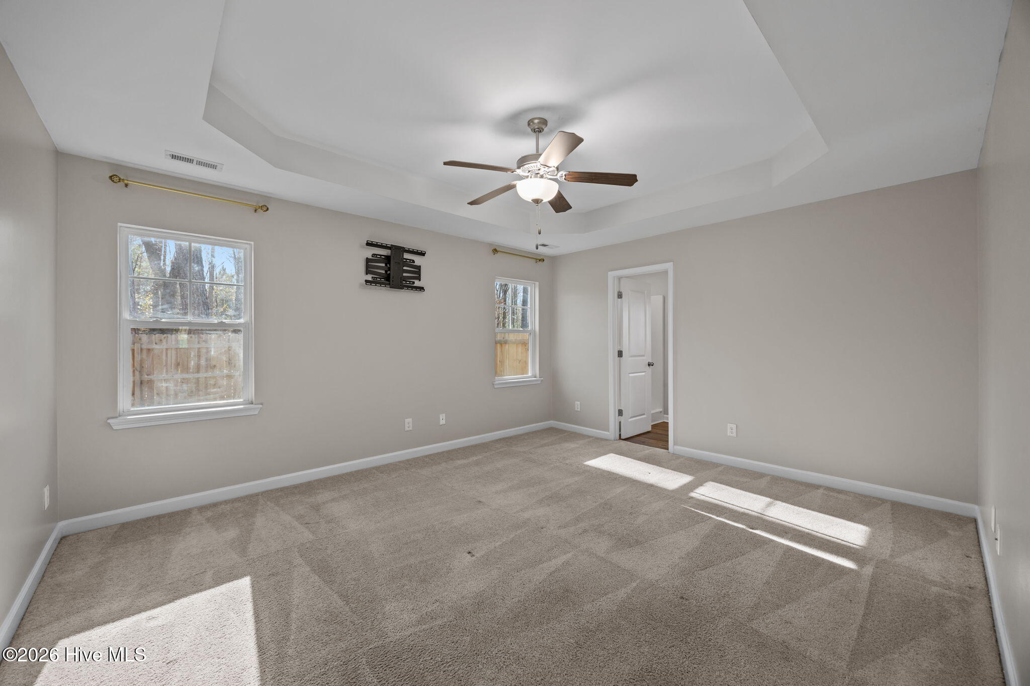 100553679 | Photo 16