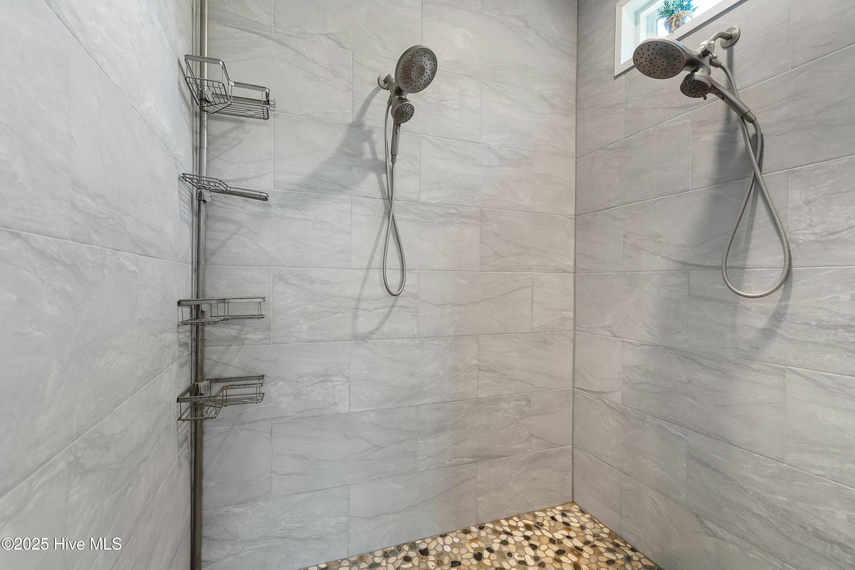 100537510 | Photo 39