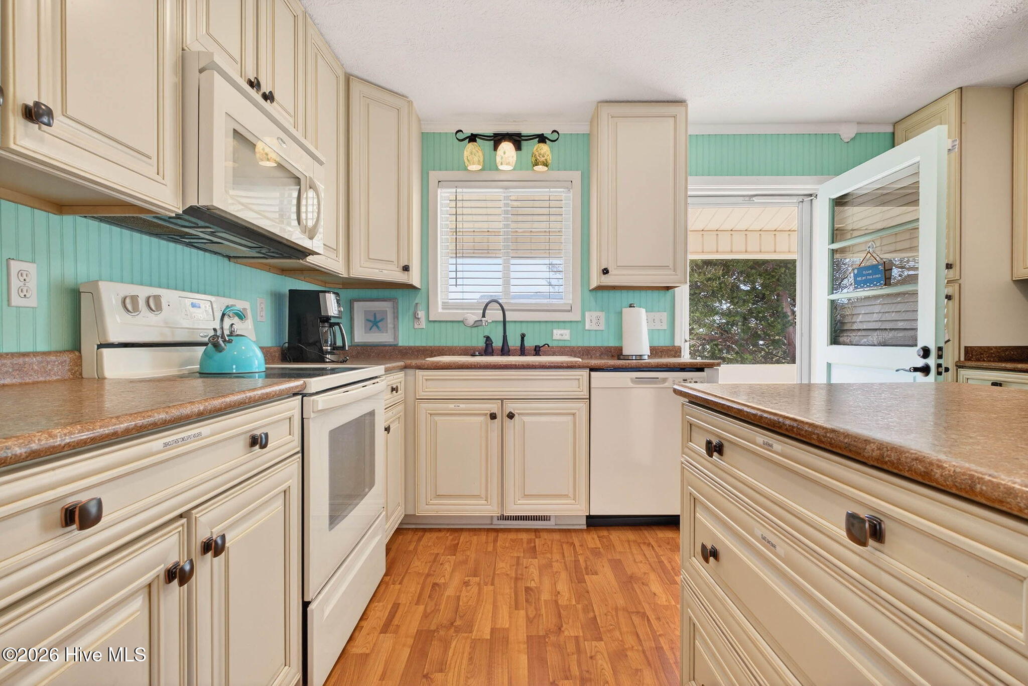 100564283 | Photo 10