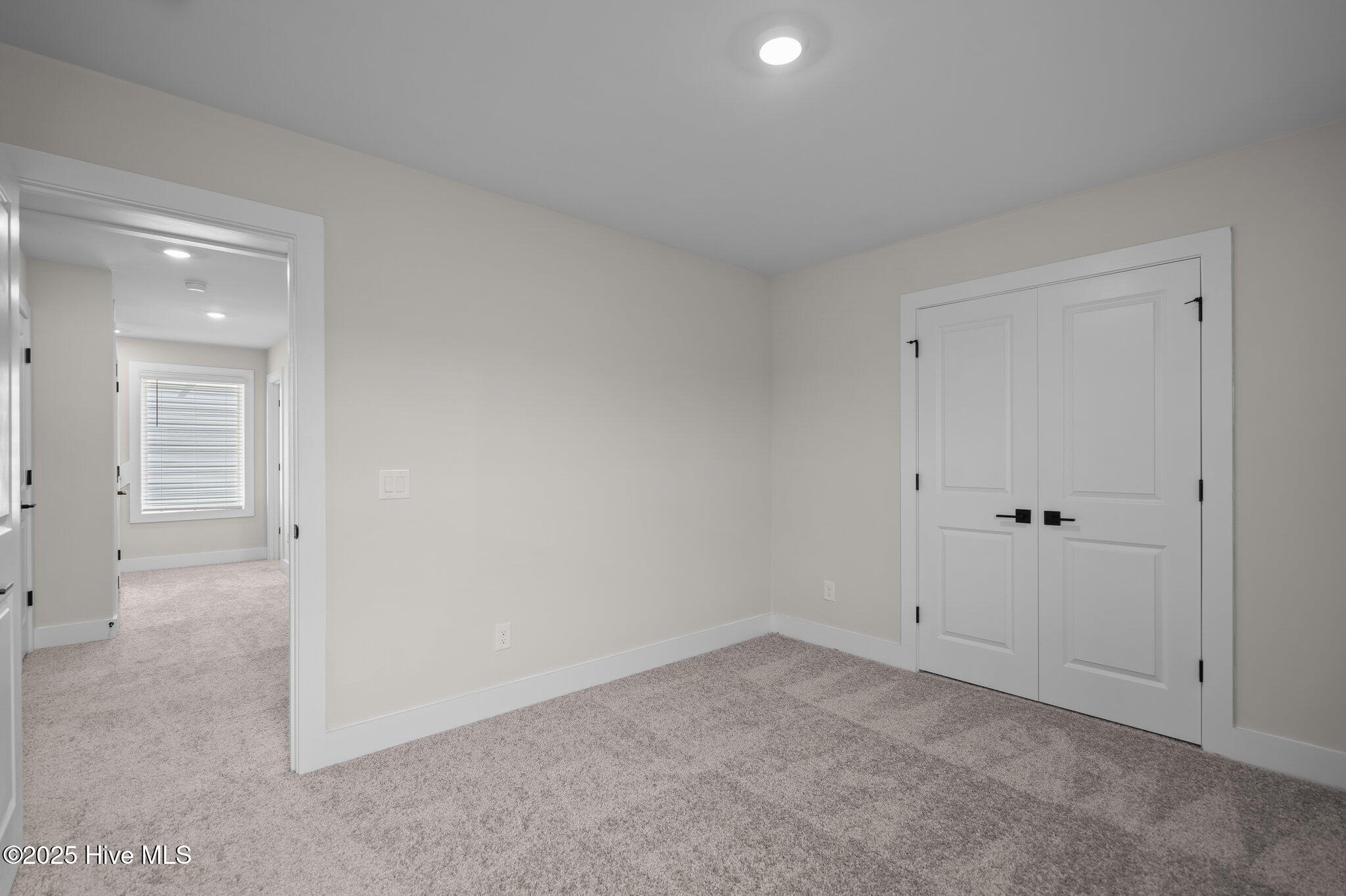 100500000 | Photo 24