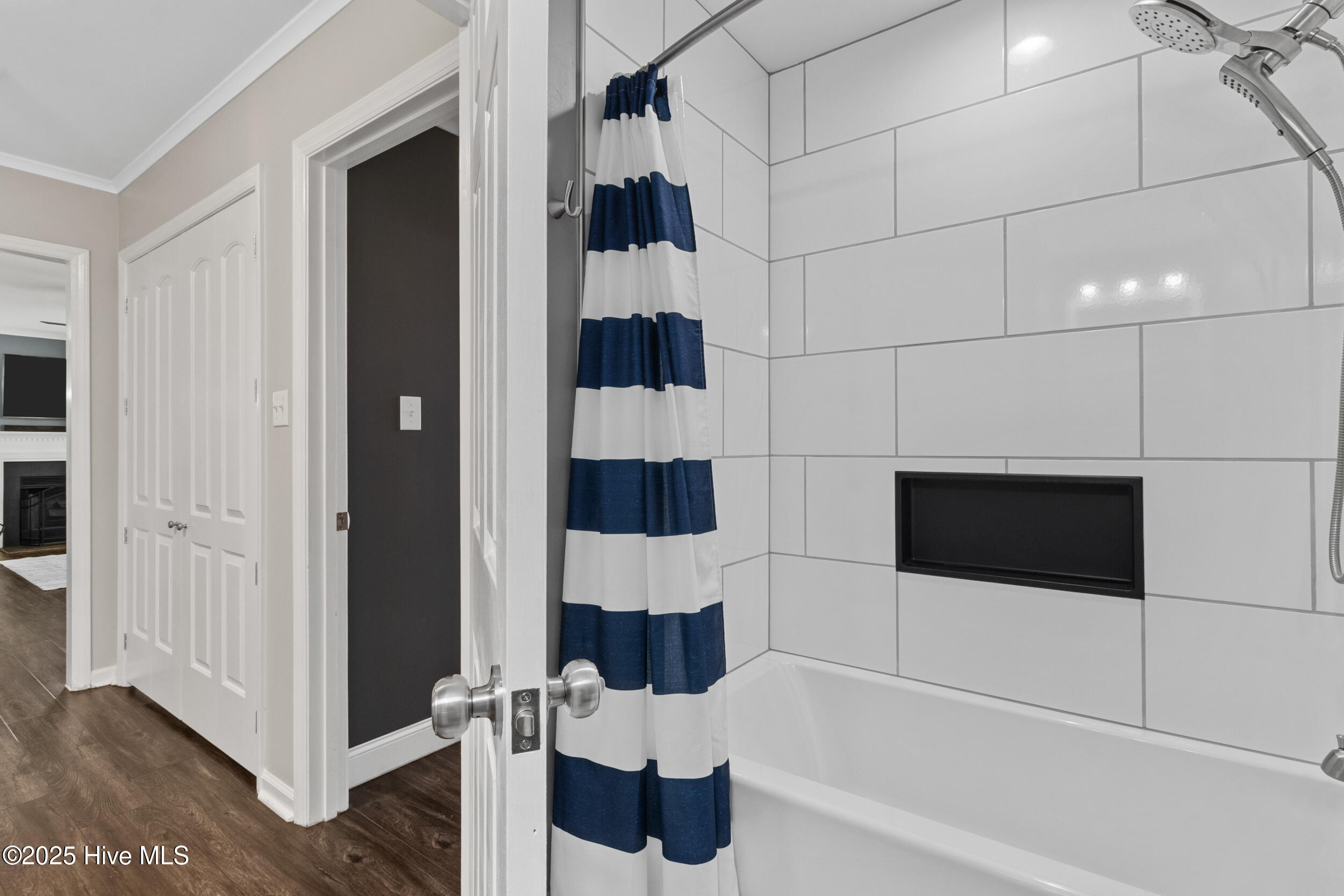 100541040 | Photo 29