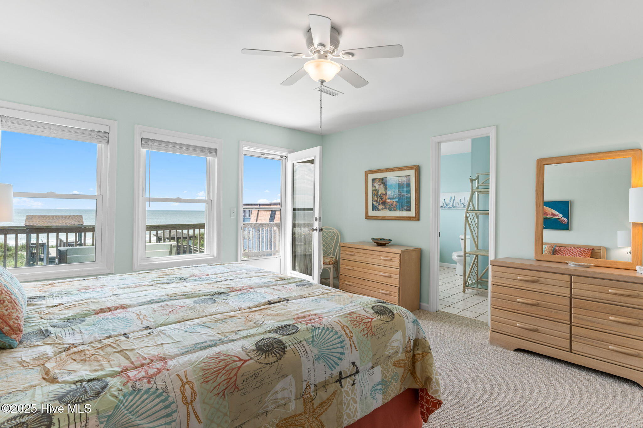 100527985 | Photo 18