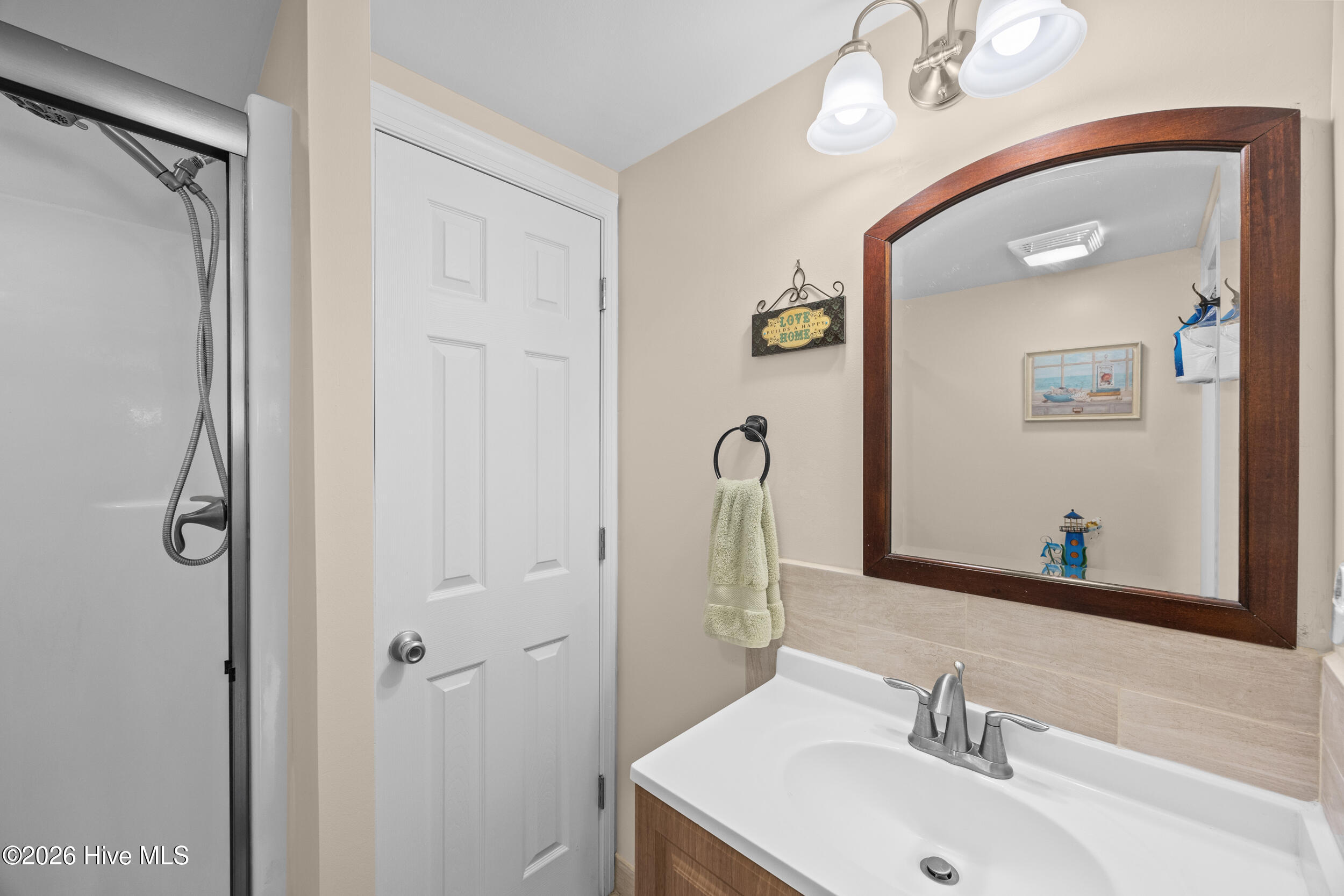 100567287 | Photo 23