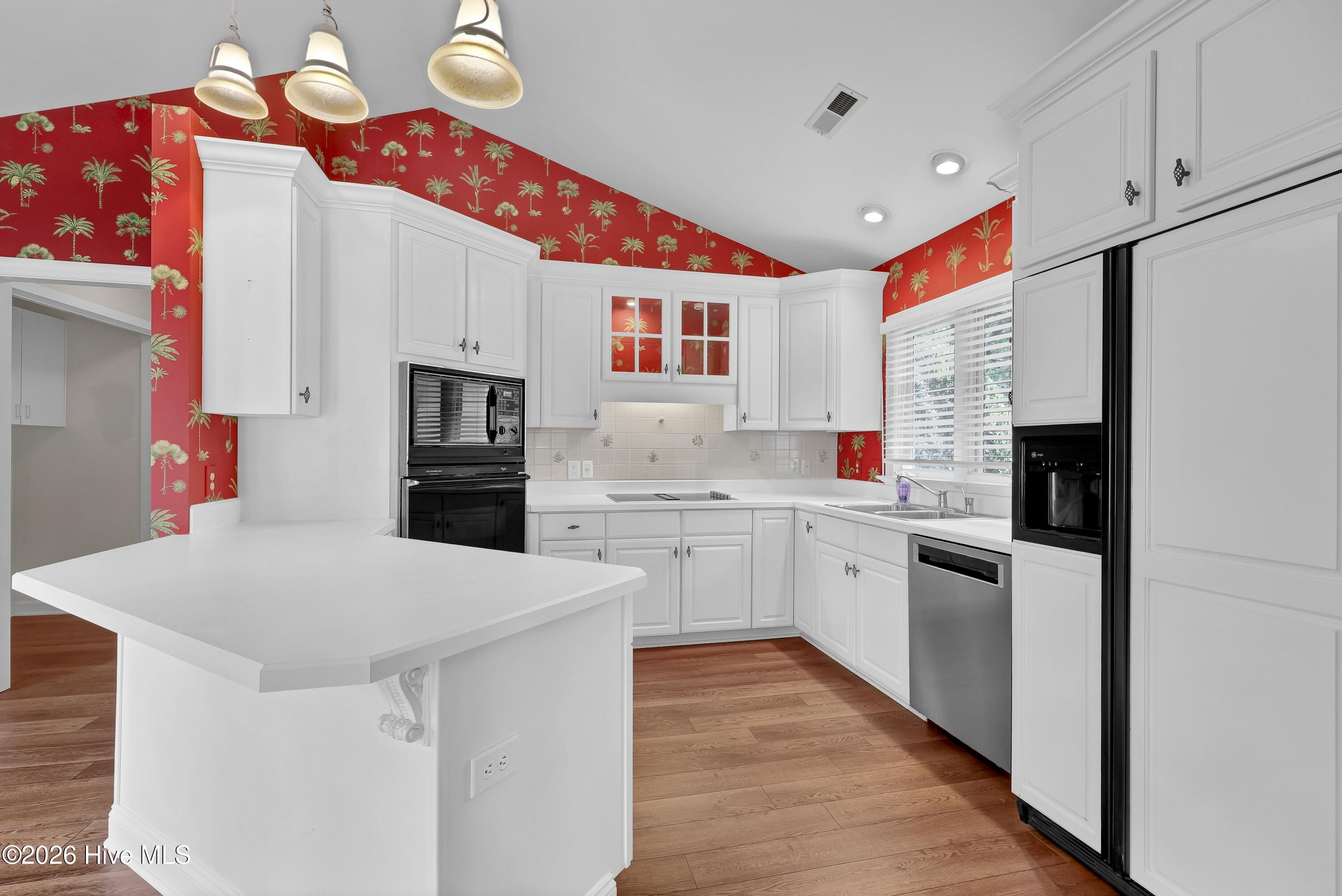 100566096 | Photo 22