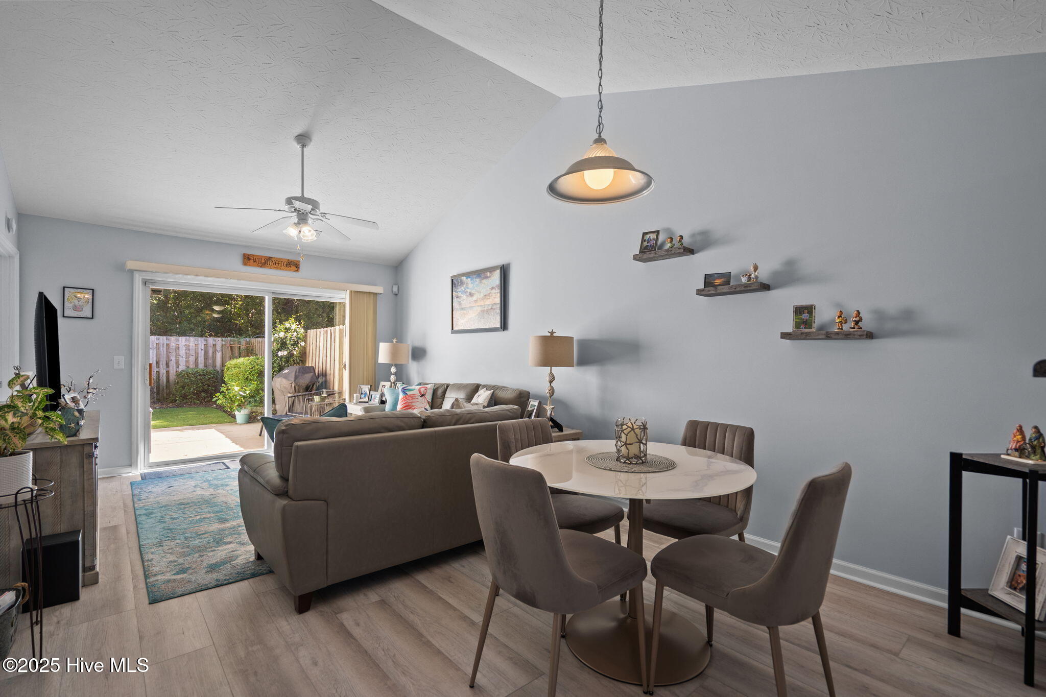 100537421 | Photo 17