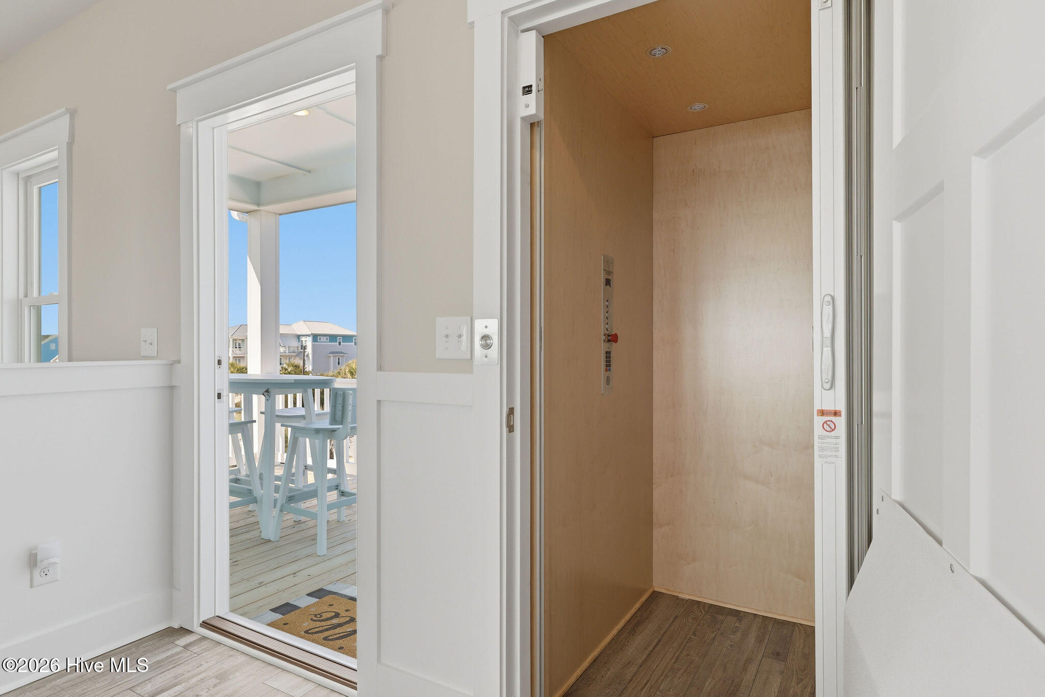 100559118 | Photo 33