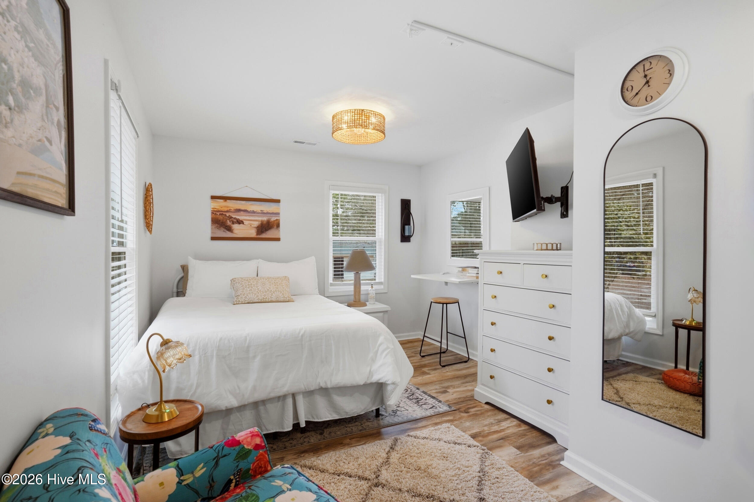 100561459 | Photo 14