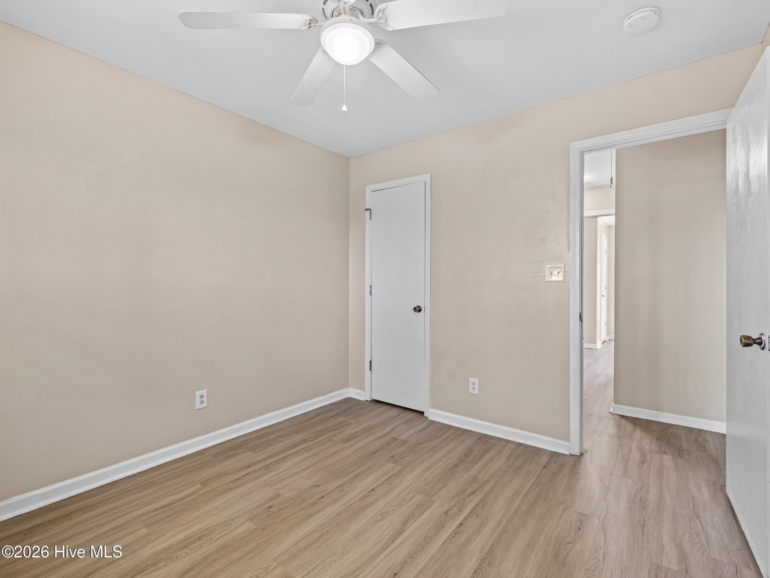 100560419 | Photo 28