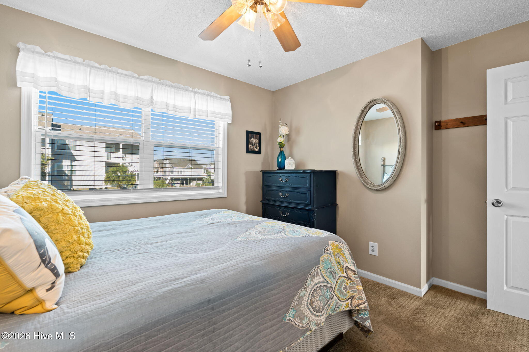 100568914 | Photo 15