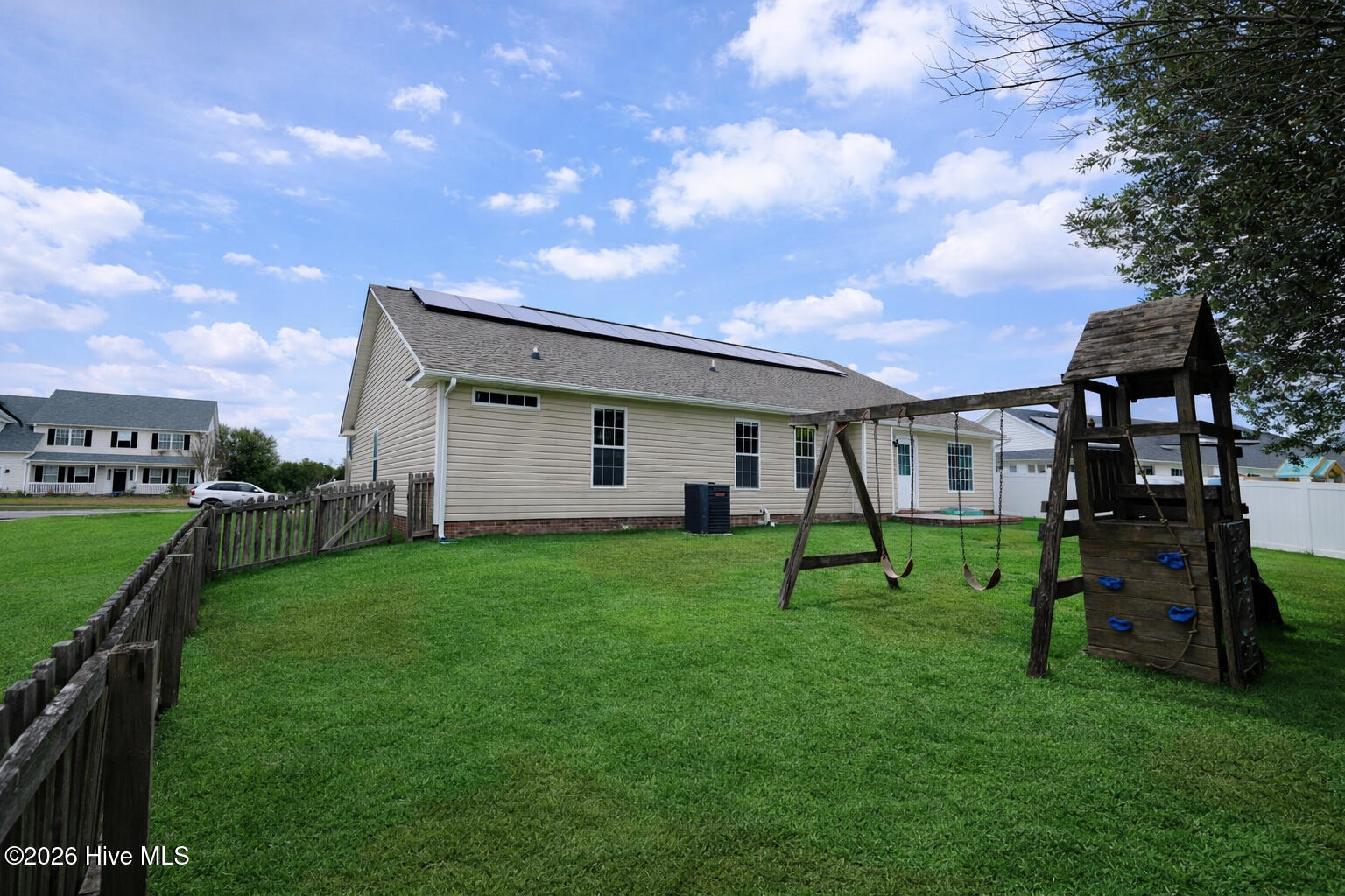 100562387 | Photo 39